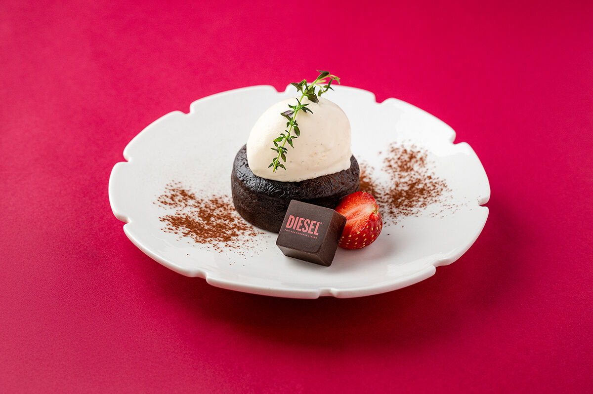 バレンタインシーズンに向け限定のチョコレートとギフトが続々