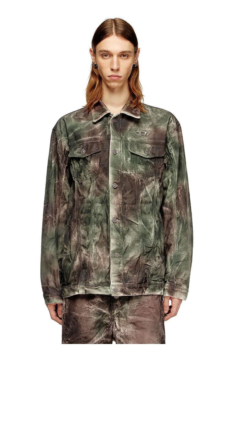 Trucker jacket in crinkled camo canvas