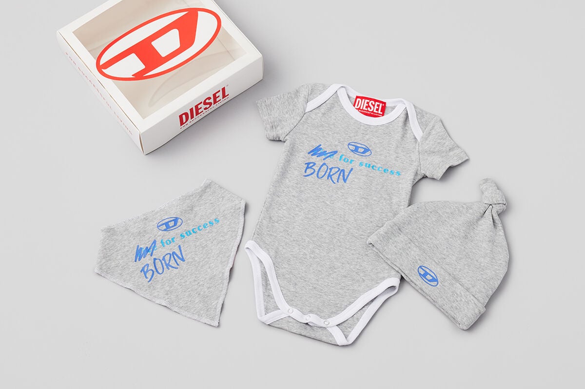 新生児に贈るギフト｜DIESEL KID NEWS｜ディーゼル（DIESEL