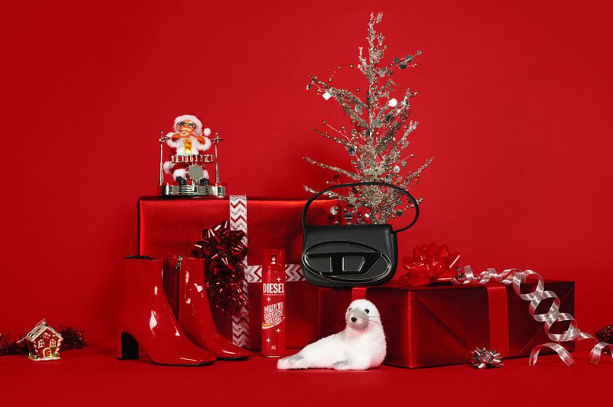 <div class="module-3__title"><div class="pd-heading__container">
<h3 class="pd-heading pd-h3-style pd-text-align-left pd-heading-small" style='' >
Diesel 2021 Holiday Campaign
</h3>
</div></div>