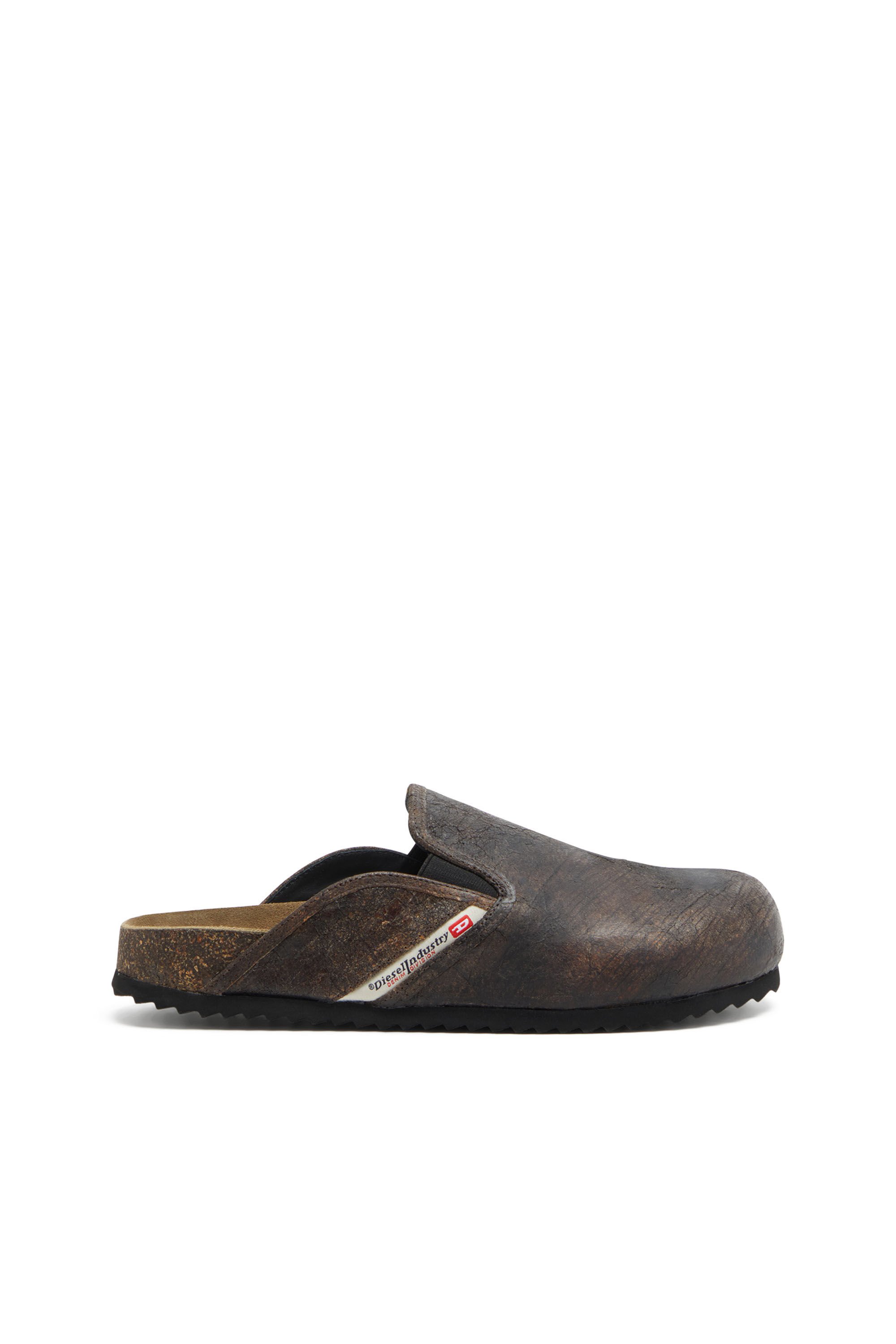 Diesel - D-WOODSTOCK SLIP-ON, Male's D-Woodstock-Clogs in crackle-effect suede in ブラウン - 1
