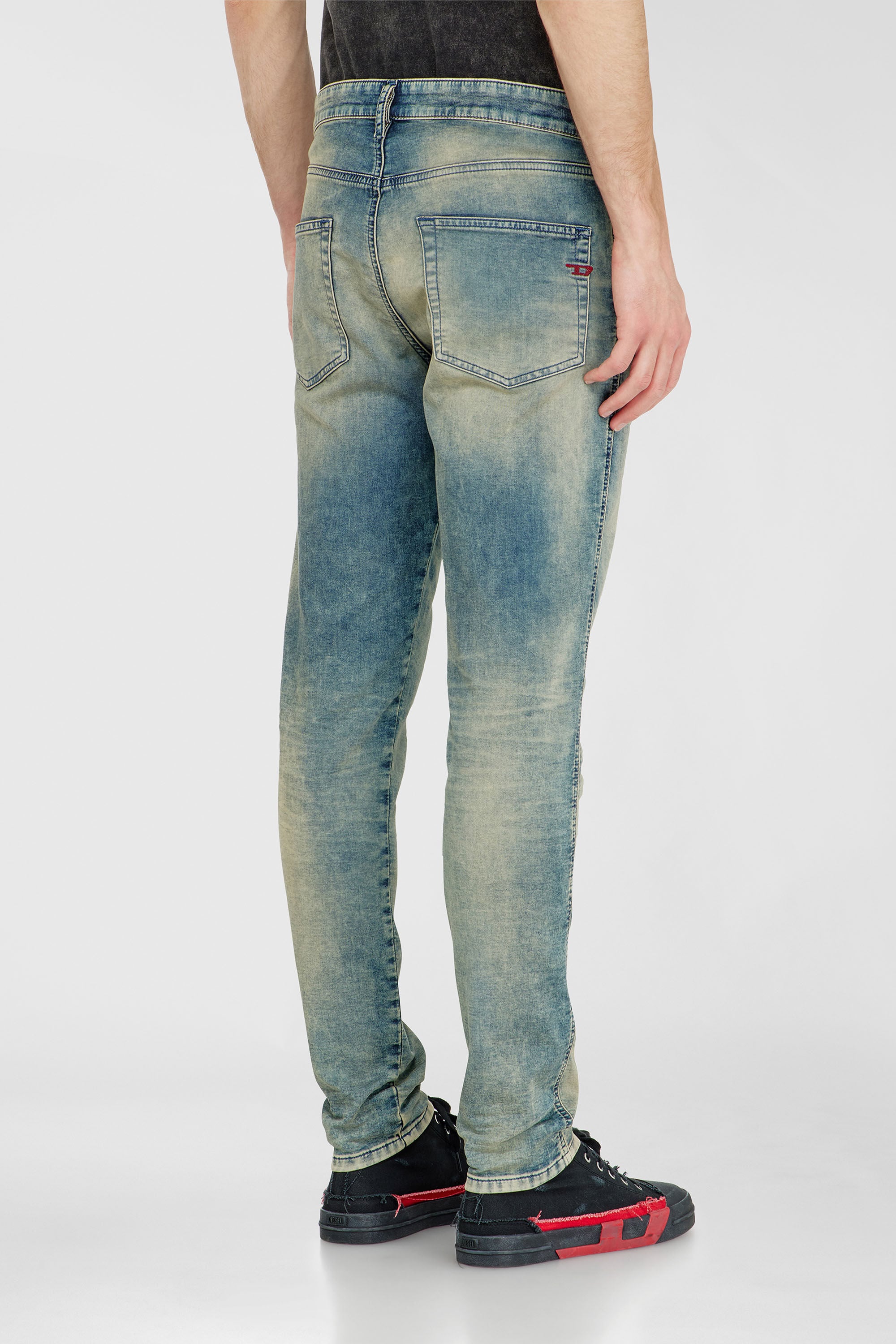 スリム ミドルウエスト 2062 D-Strukt Joggjeans® | ミディアムブルー スリム ミドルウエスト 2062 D-Strukt Joggjeans® | ミディアムブルー