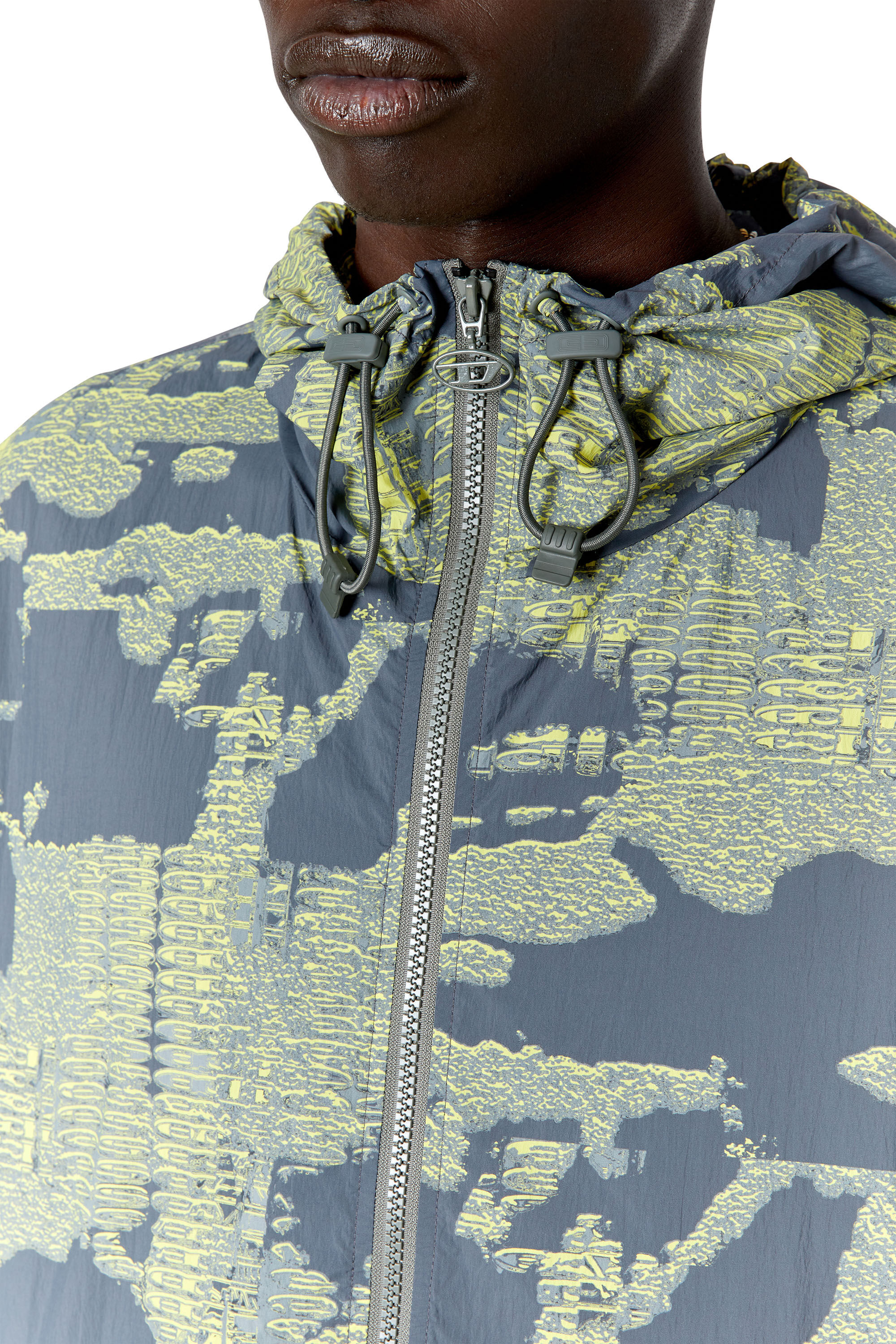 Diesel - J-WARRETT-CMF-A, Male's ジャケット マウンテンパーカー カモフラ in グレー/グリーン - 4