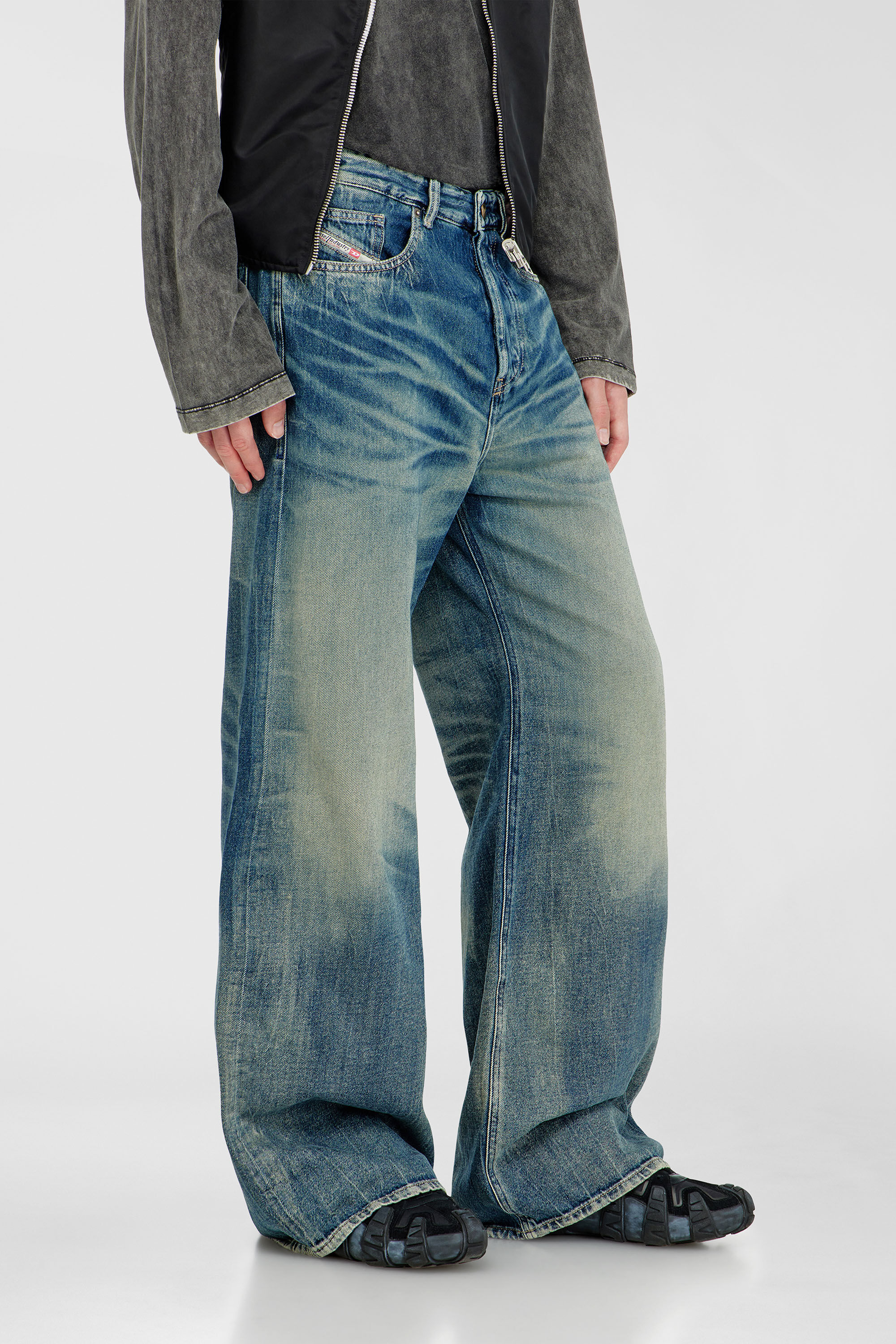 Relaxed Jeans ローウエスト D-Rise Relaxed Jeans ローウエスト D-Rise | ダークブルー | メンズ | DIESEL