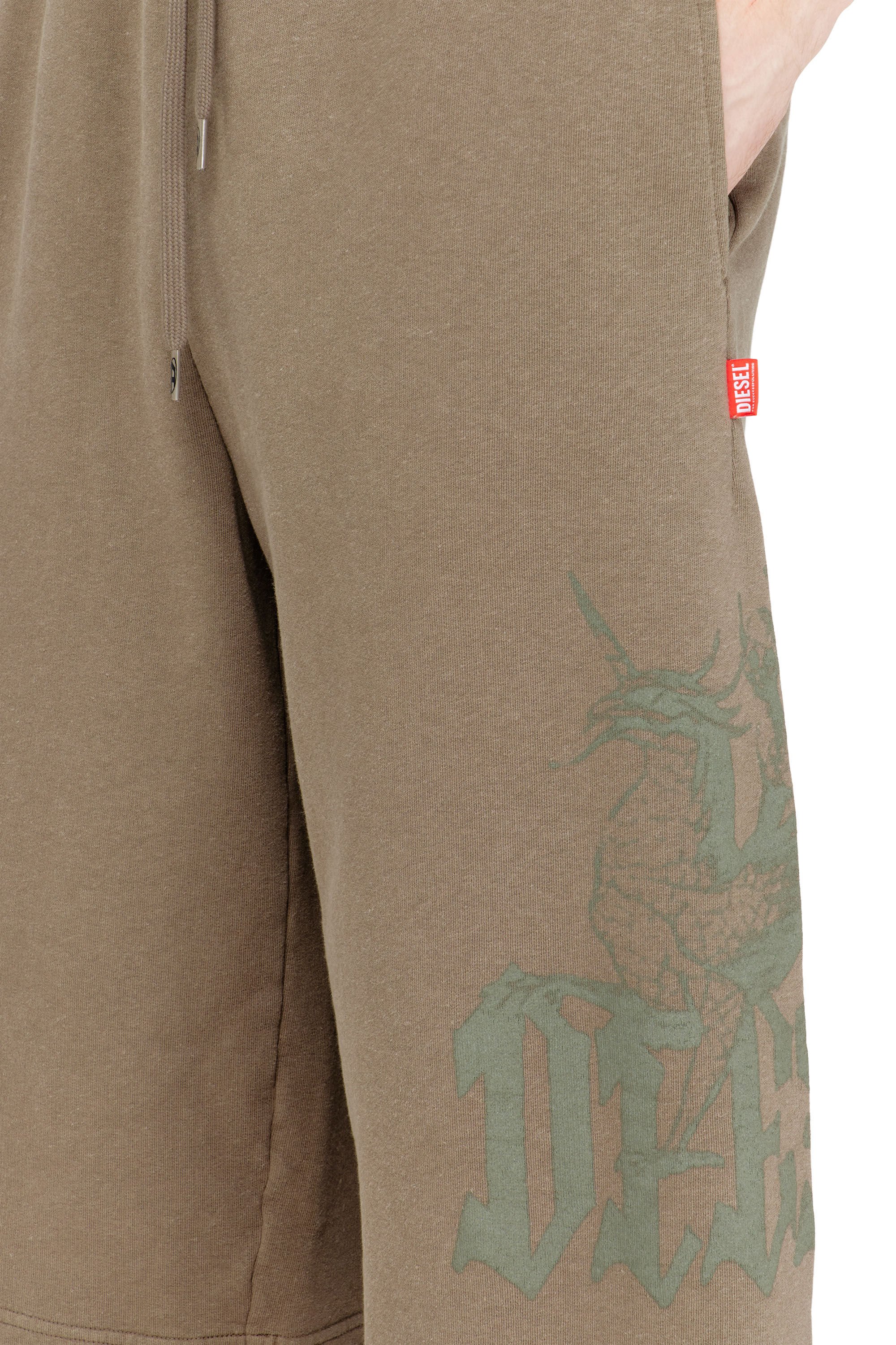 Diesel - P-FROM, Male's Treated longline sweat shorts with print in ベージュ - 4