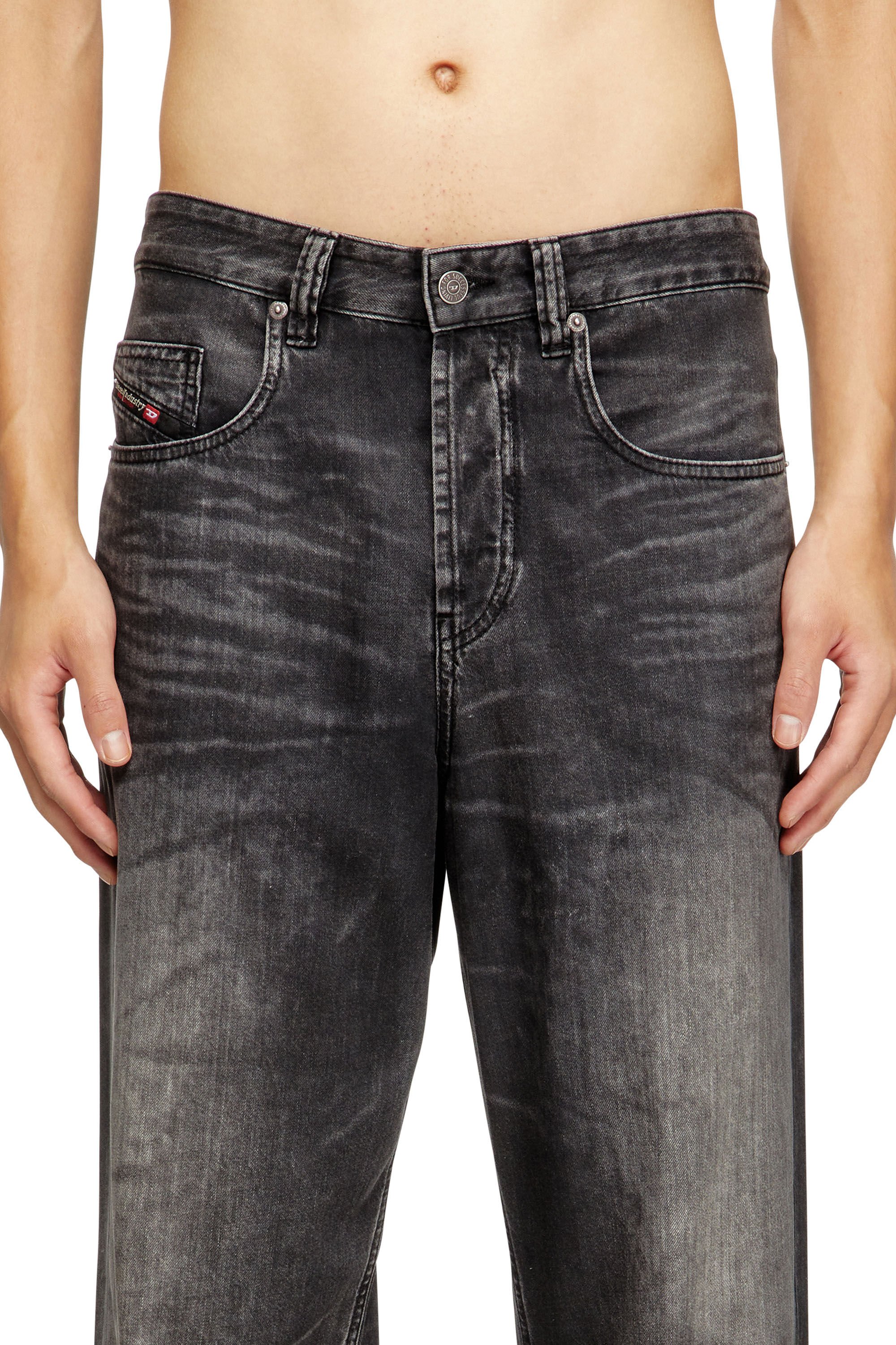 Diesel - Male's Relaxed Jeans 2001 D-Macro 0CEBC, ブラック/ダークグレー - 5