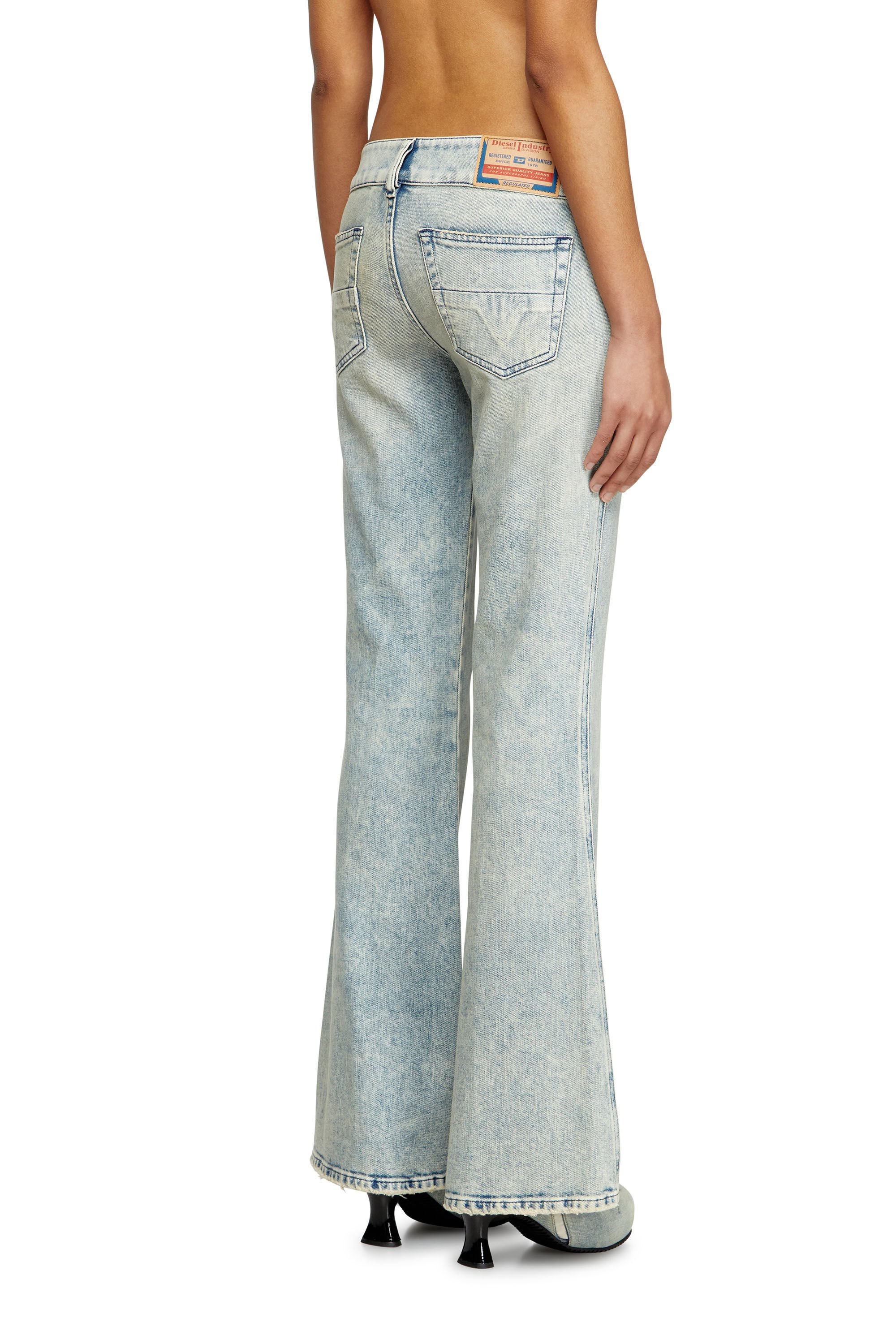 Diesel - Female's Bootcut Jeans D-Hush 09L27, ライトブルー - 5