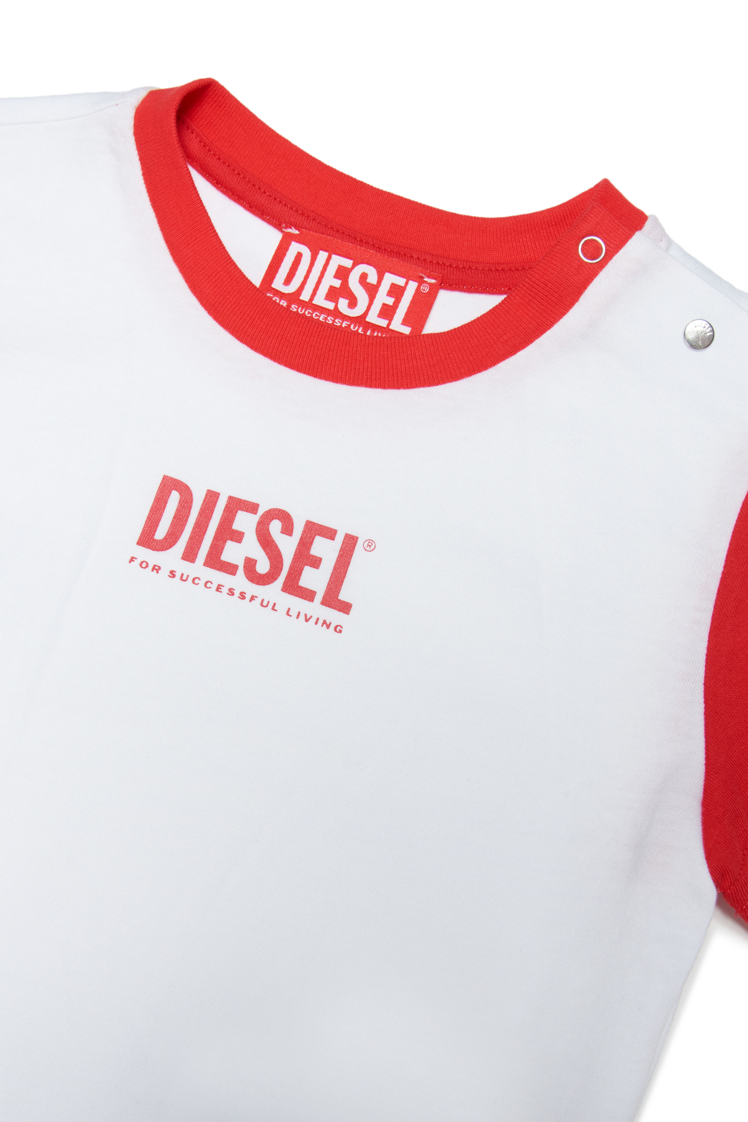 Diesel - MTANTEB, Male's ベビー Tシャツ ロゴ in ホワイト/レッド/ブルー - 3