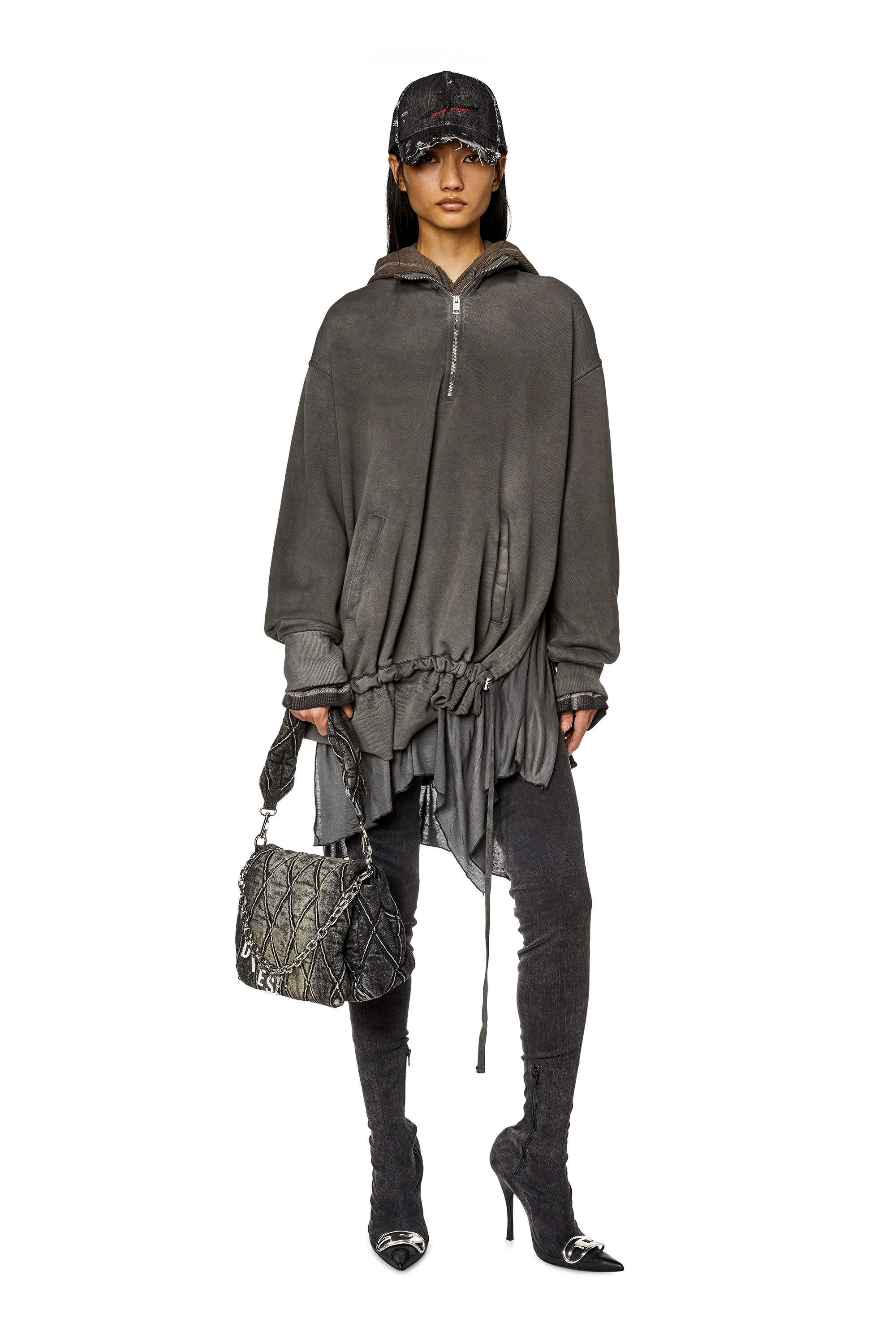 韓国 ファッション通販 Diesel ウィメンズ バッグ Charm-D Shoulder M bag キルト バッグ