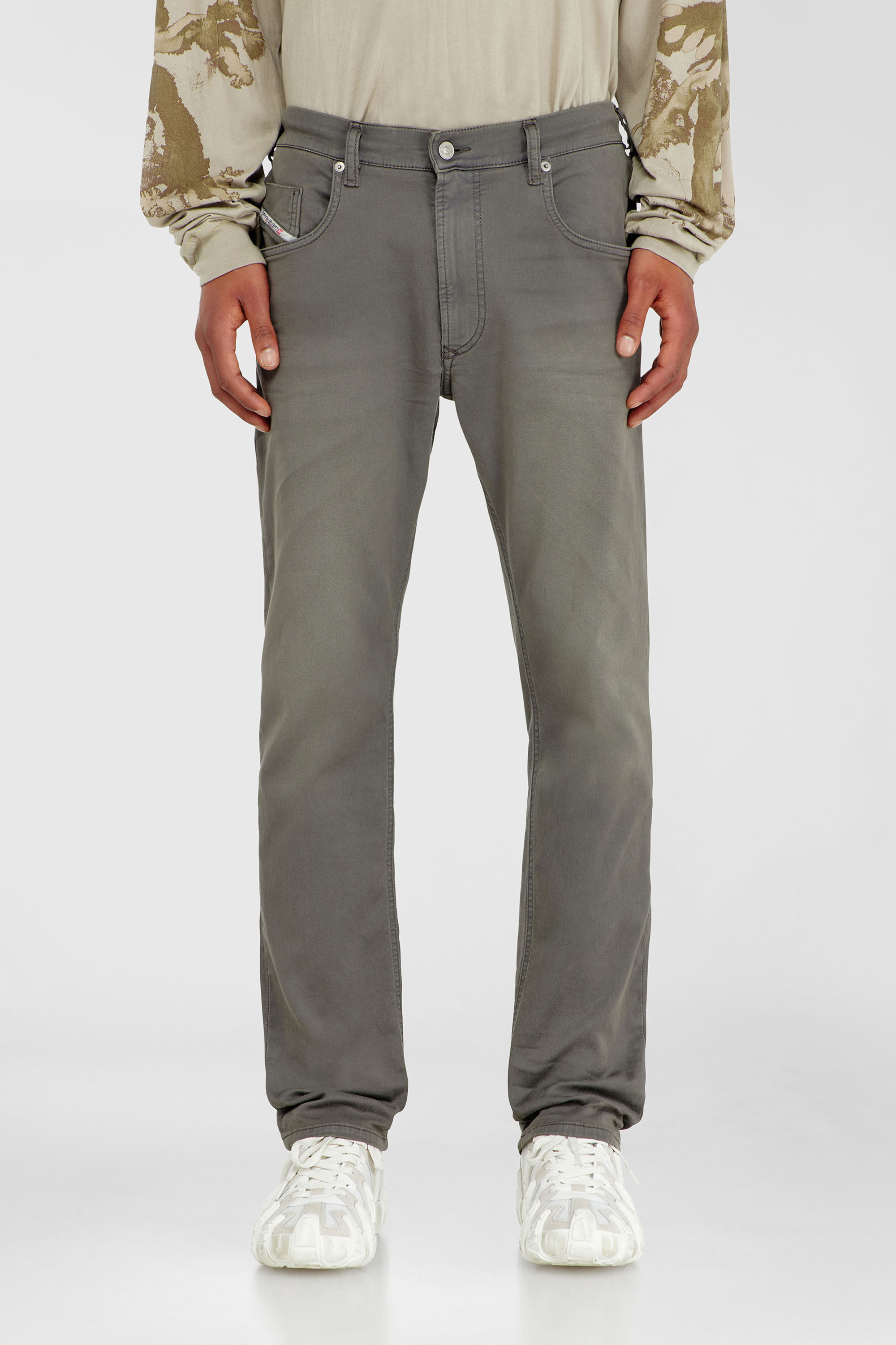 Diesel - Male's Regular 2032 D-Krooley-BW Joggjeans&reg; 0670M, グレー - 3