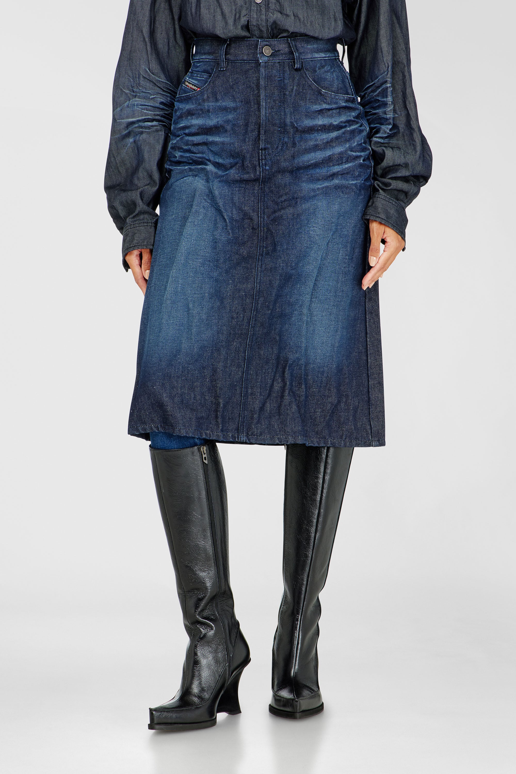 Diesel - DE-IRTI-FSJ, Female's Midi skirt in creased denim in ダークブルー - 3