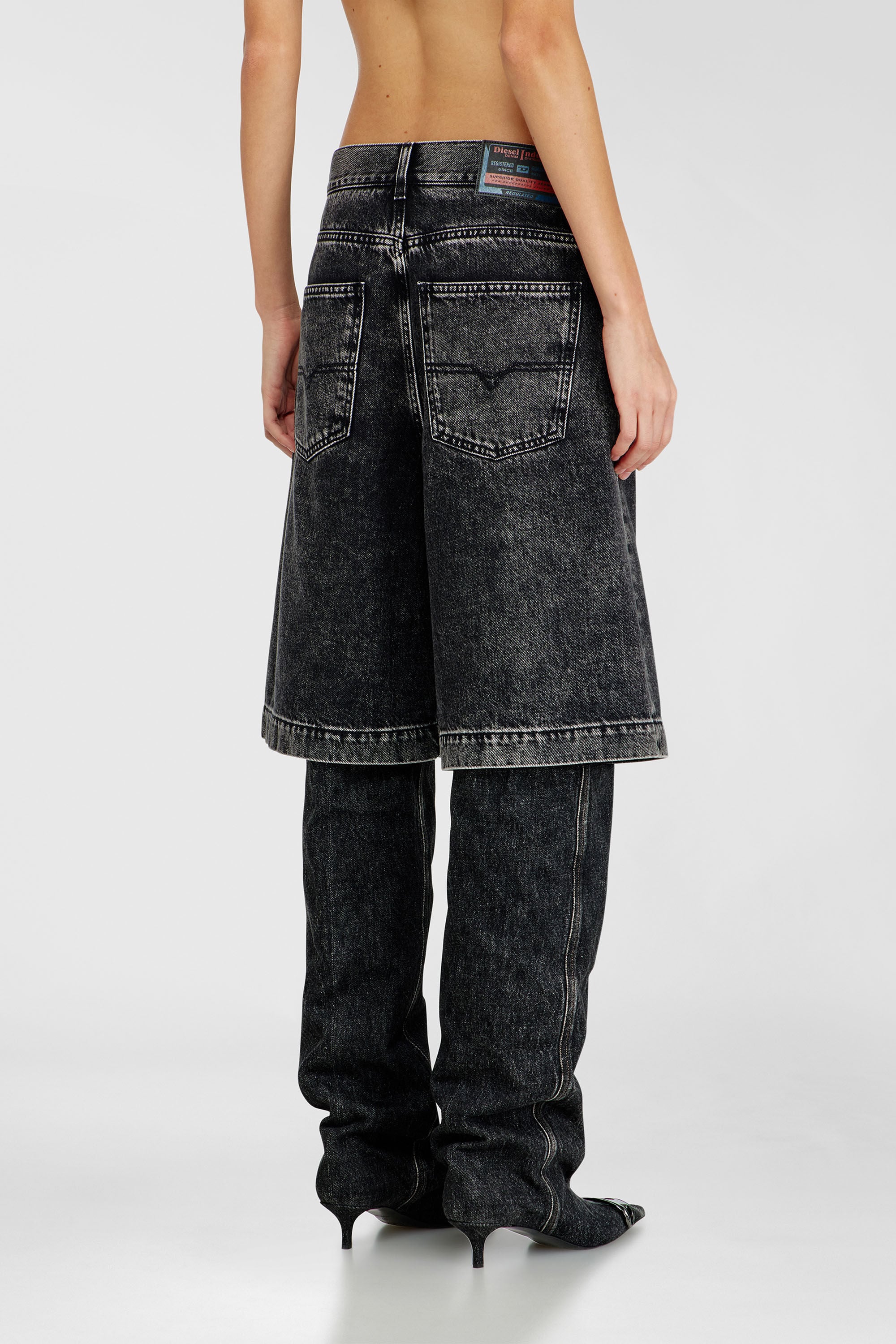 Diesel - DE-SIRE-SHORT-S2, Female's デニムショートパンツ in ダークグレー - 4