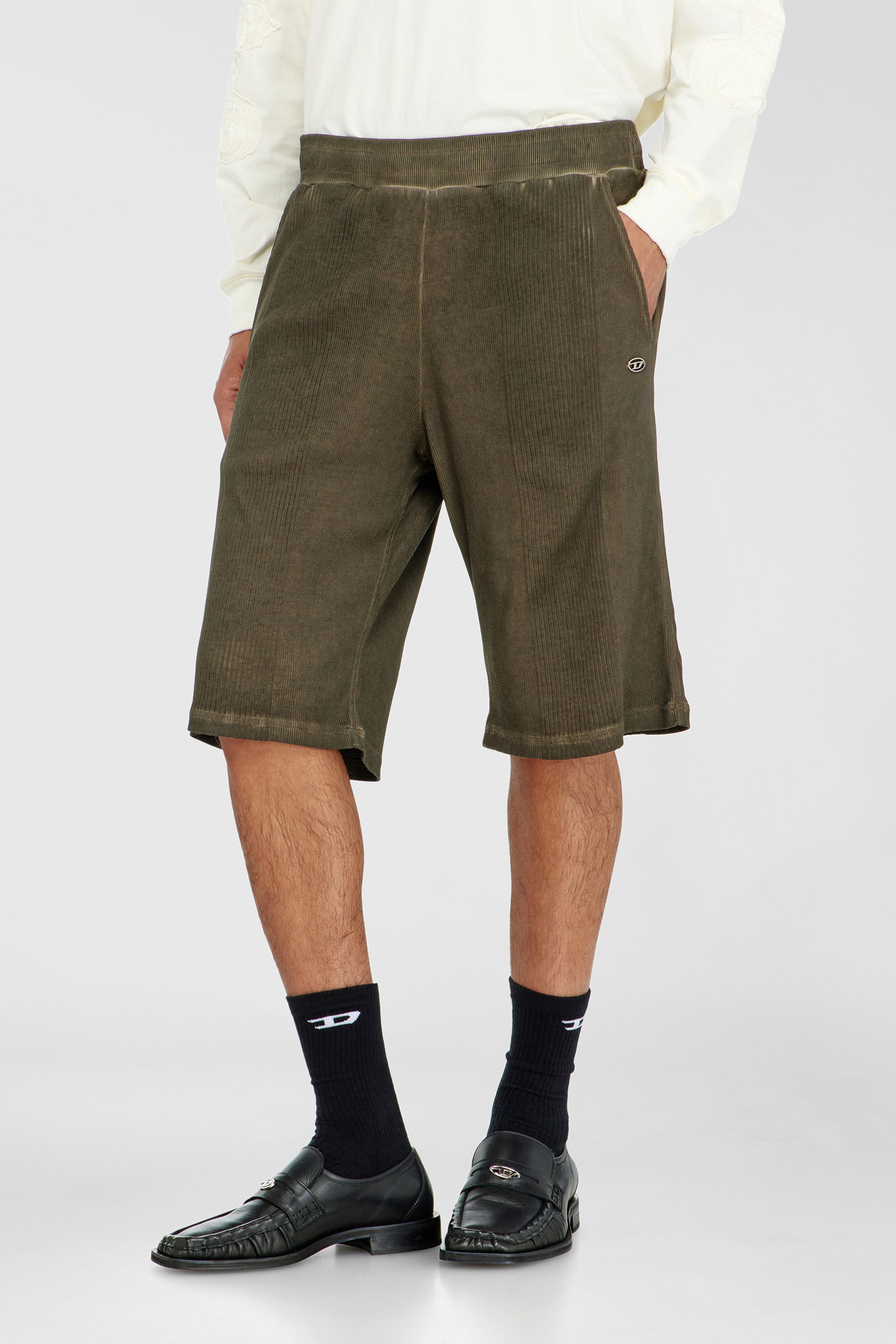 Diesel - P-IER, Male's ショートパンツ in ミリタリーグリーン - 3
