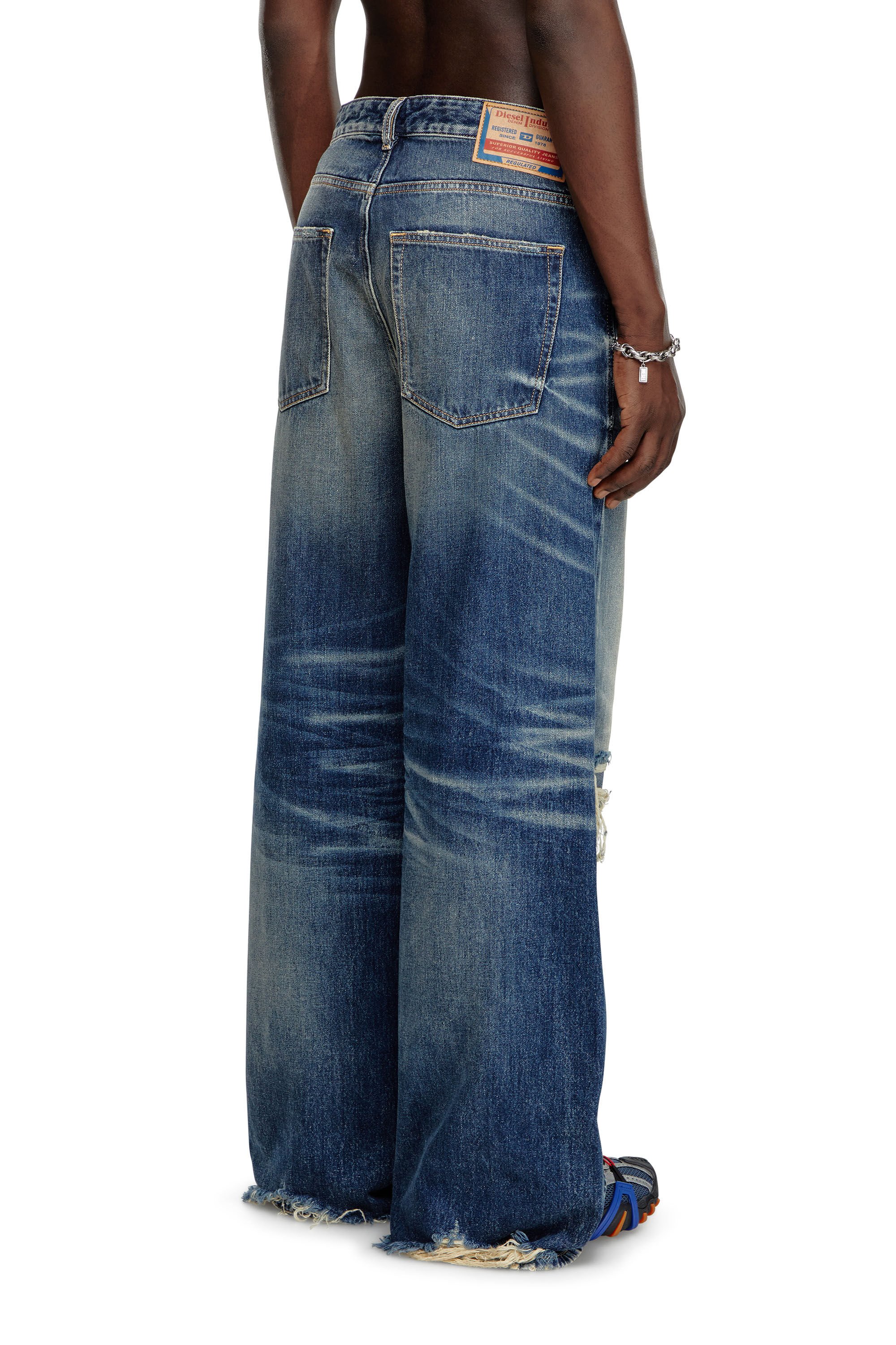 Diesel - Male's Relaxed Jeans D-Rise 09J95, ダークブルー - 4