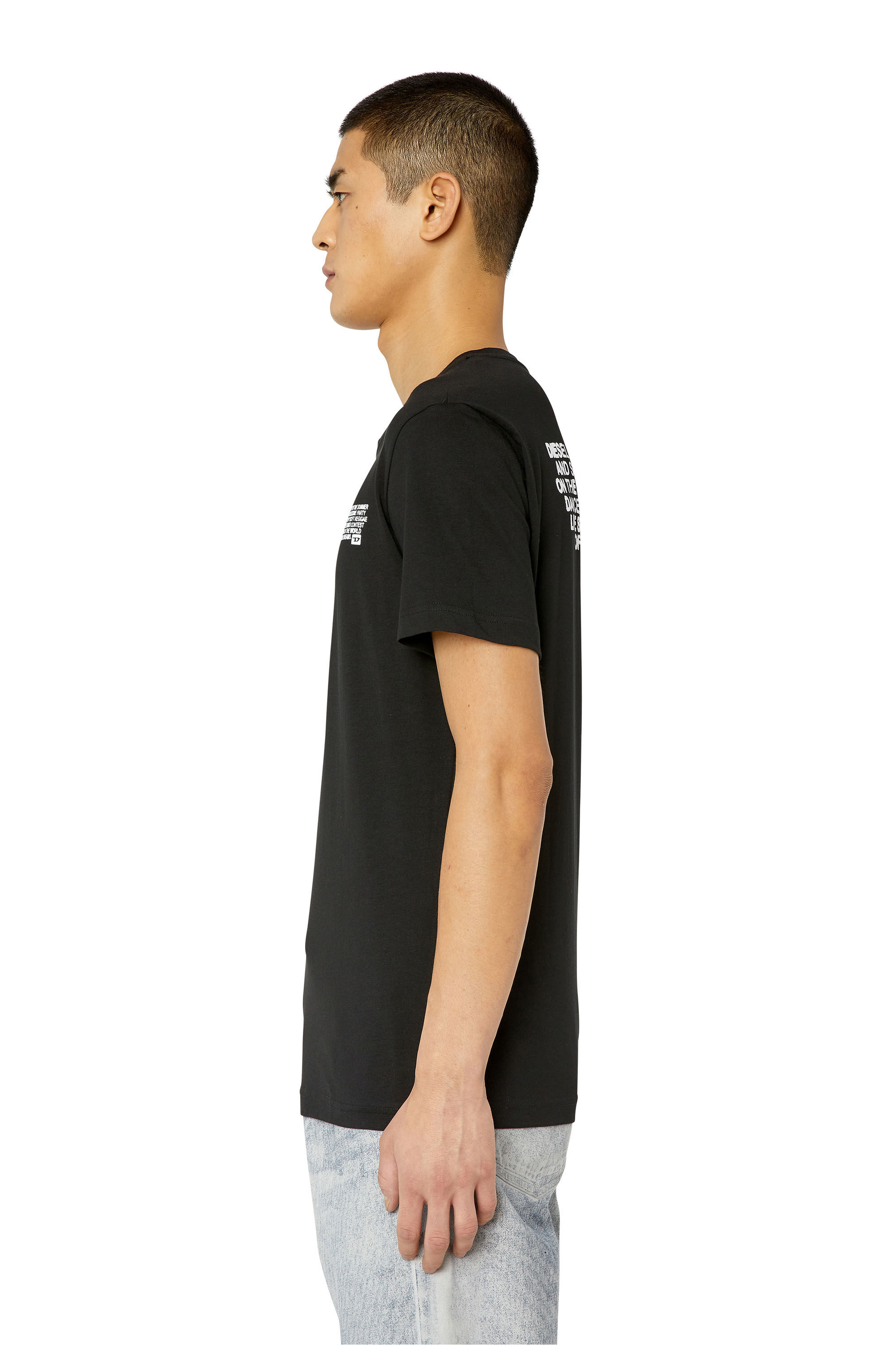 Diesel - T-DIEGOR-K57, Male's Tシャツ スリムフィット in ブラック - 6