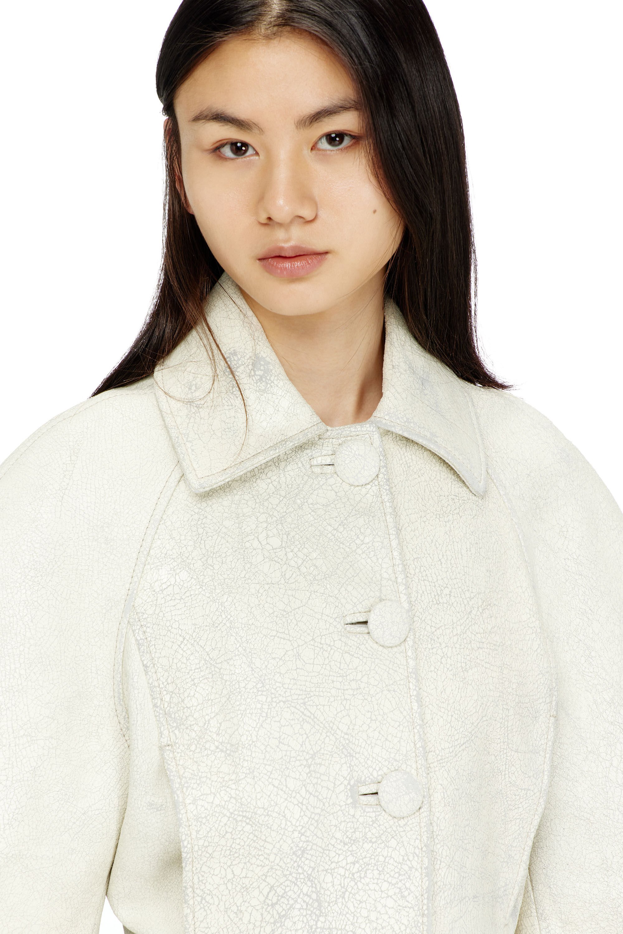 Diesel - L-RAYA, Female's Cropped cocoon jacket in crackle leather in ホワイト - 4
