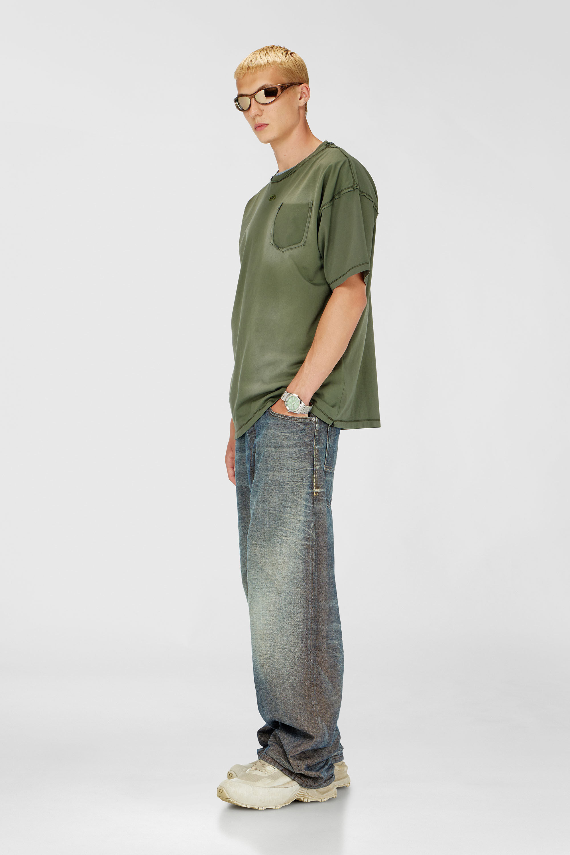 Diesel - T-POCK, Male's Tシャツ in ミリタリーグリーン - 1