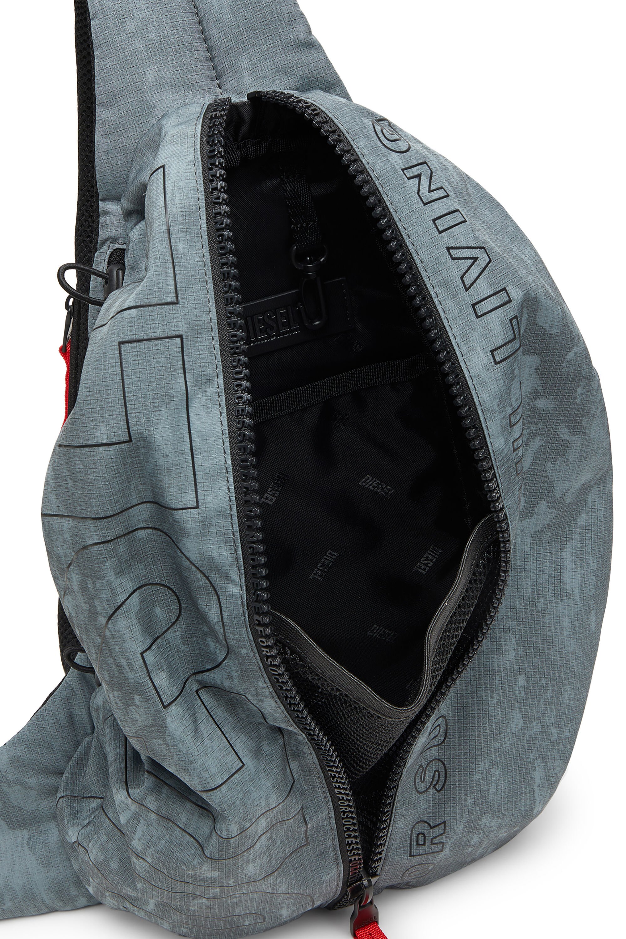 正規品ディーゼル　スリングバッグ　39600円 メンズ スリングバッグ ZIP-D SLING BAG X（ショルダーバッグ