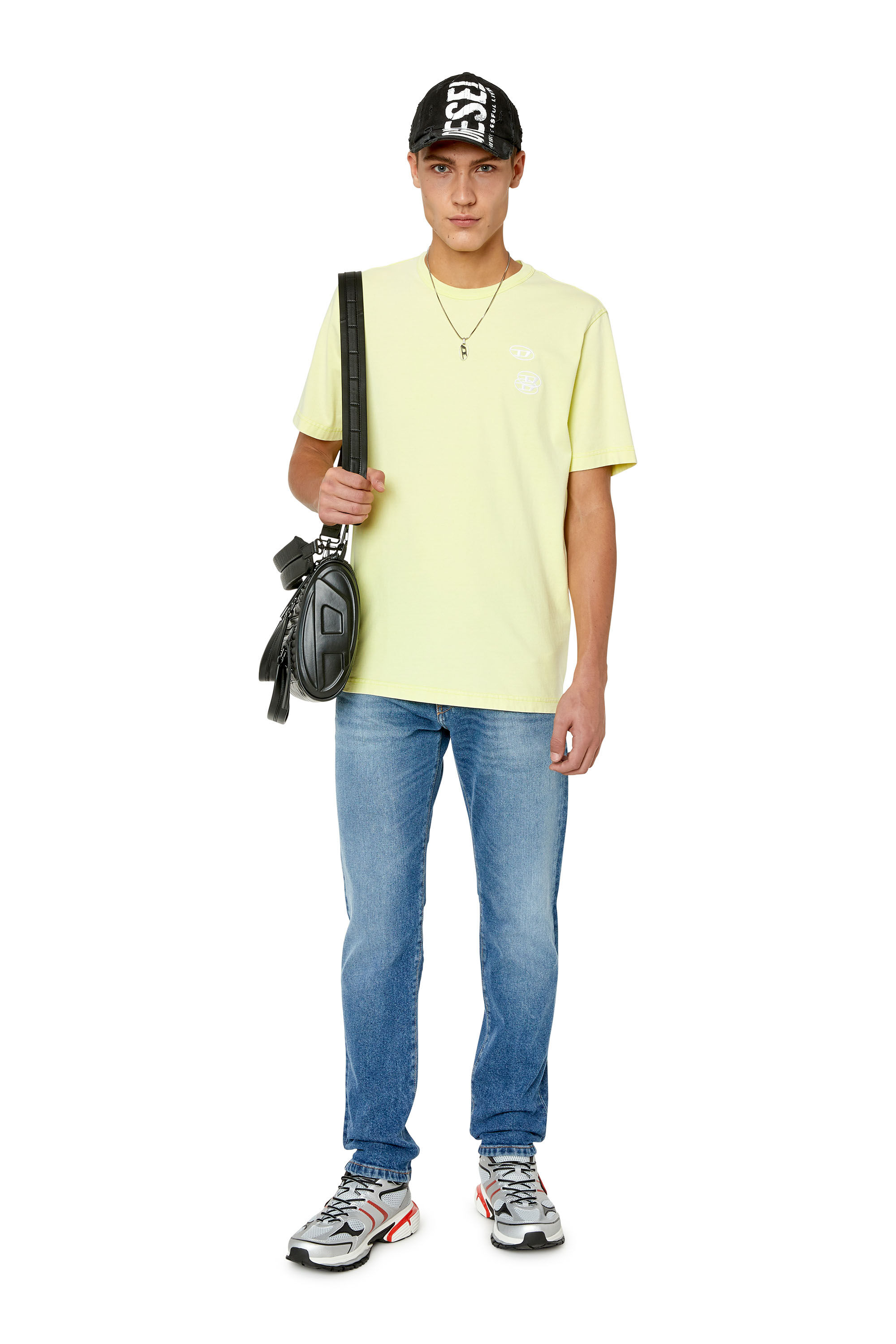 Diesel - T-JUST-G14, Male's Tシャツ レギュラーフィット ロゴ ガーメントダイ in 蛍光イエロー - 1