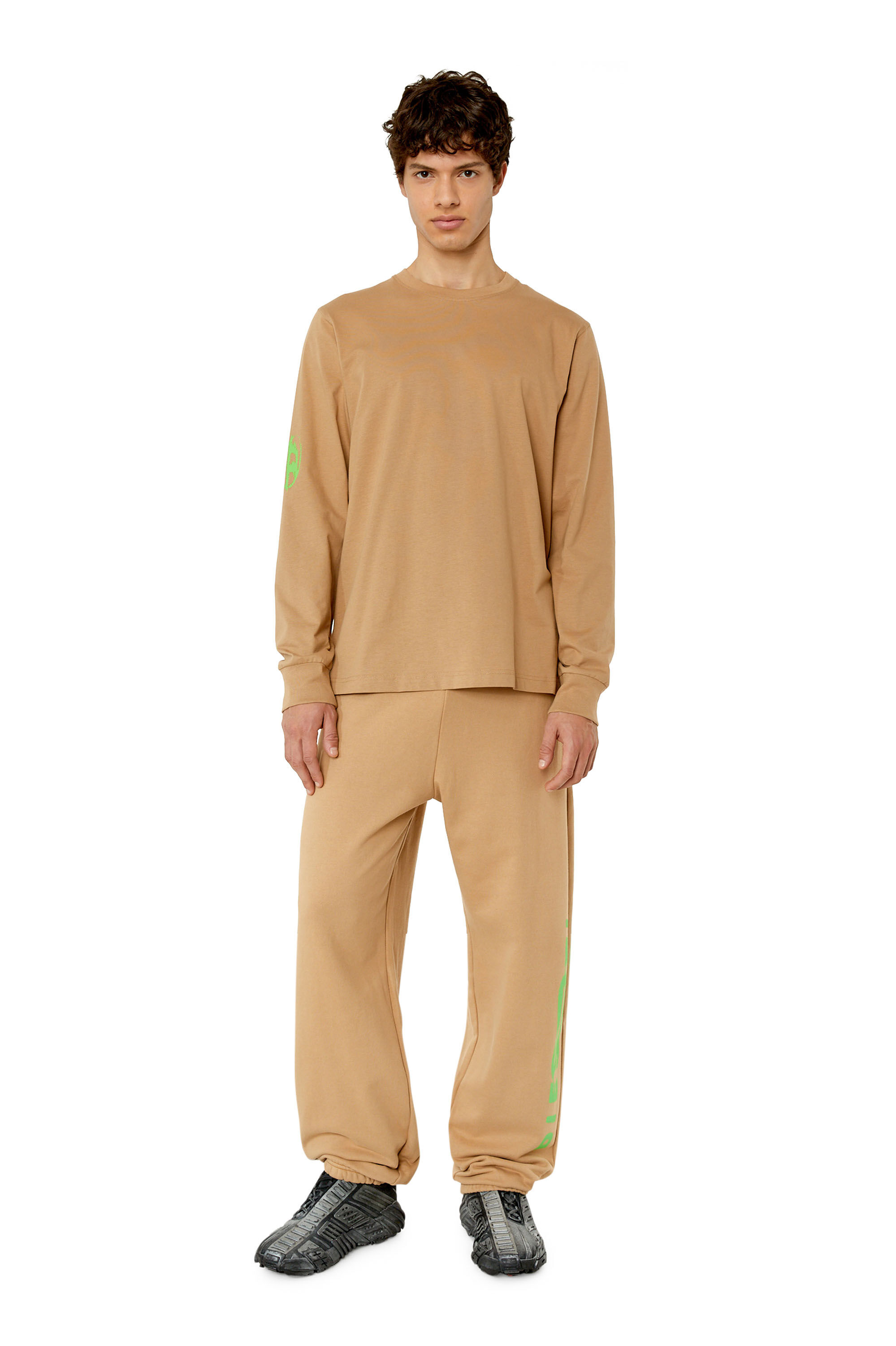 Diesel - T-JUST-LS-G3, Male's Tシャツ 長そで グラフィック in ベージュ - 1