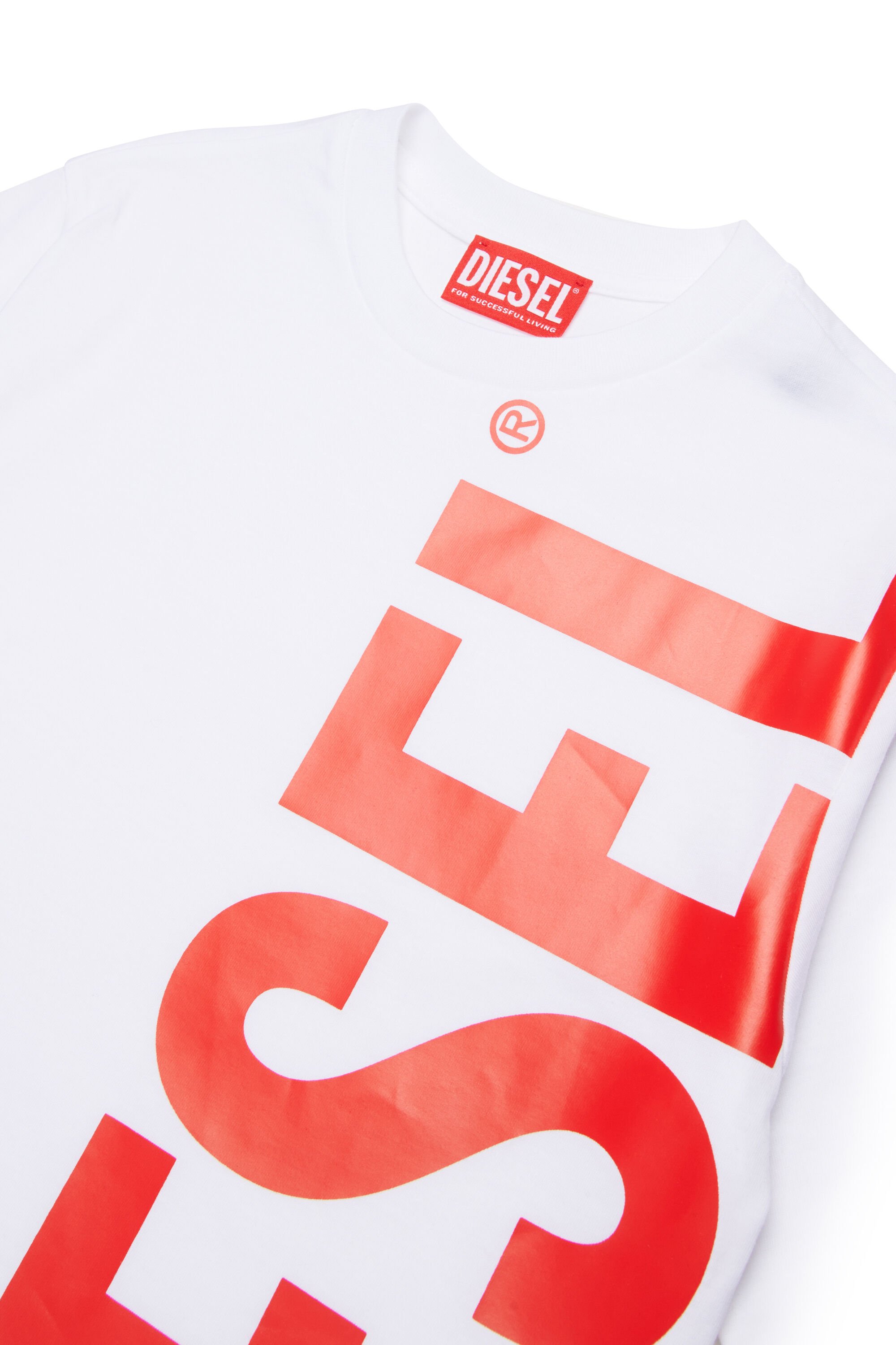 Diesel - MTOMS OVER, Male's Cotton T-shirt with maxi logo print in ホワイト - 3