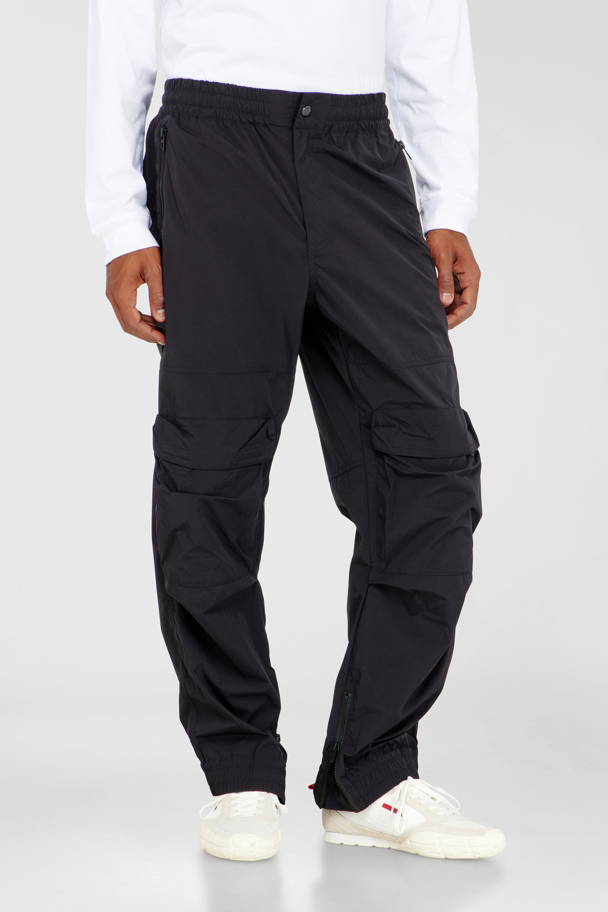 Diesel - P-BEECK-WRD-AKAD, Male's パンツ in ブラック - 3