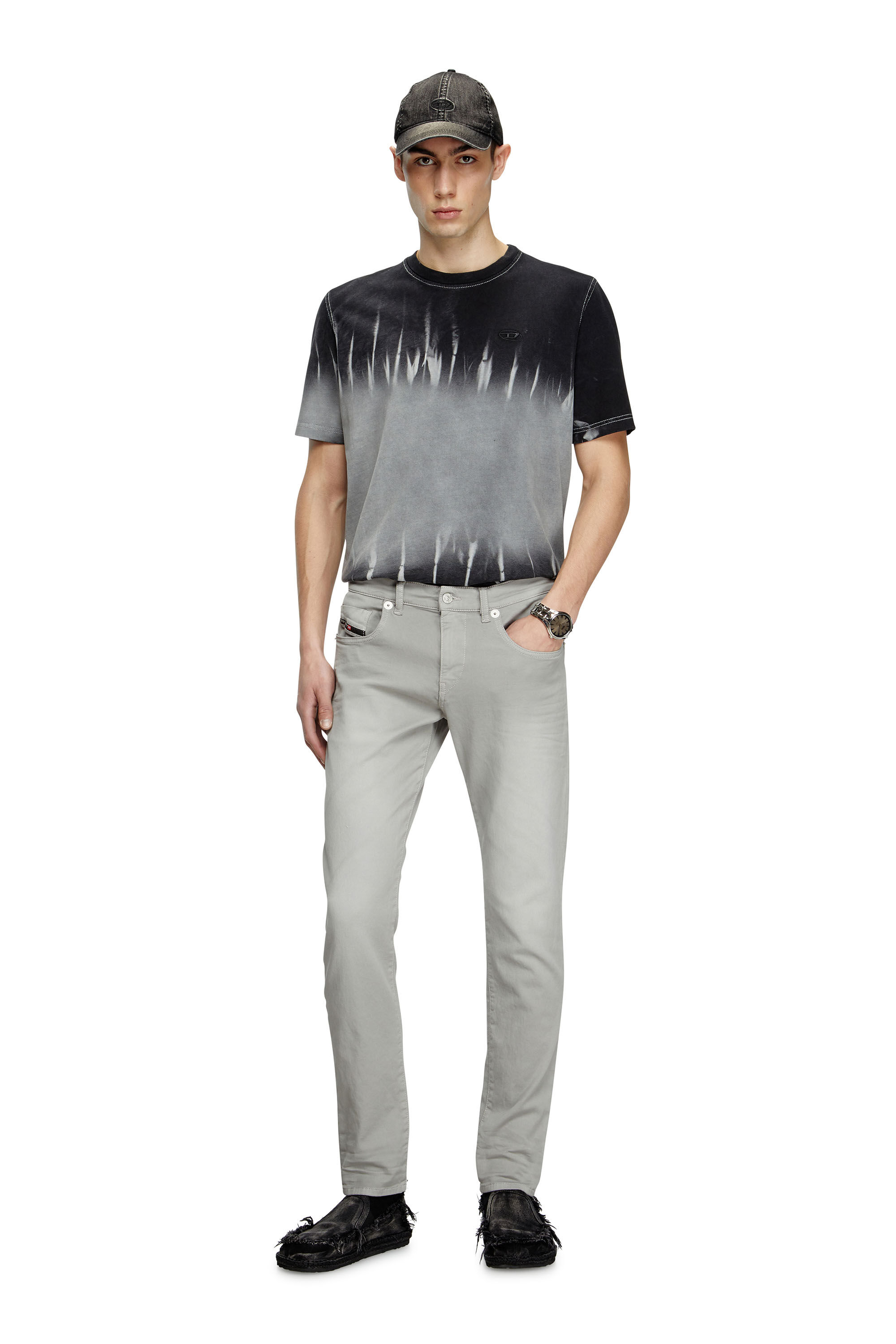 Diesel - Male's Slim 2060 D-Strukt Joggjeans® 0670M, ライトグレー - 1