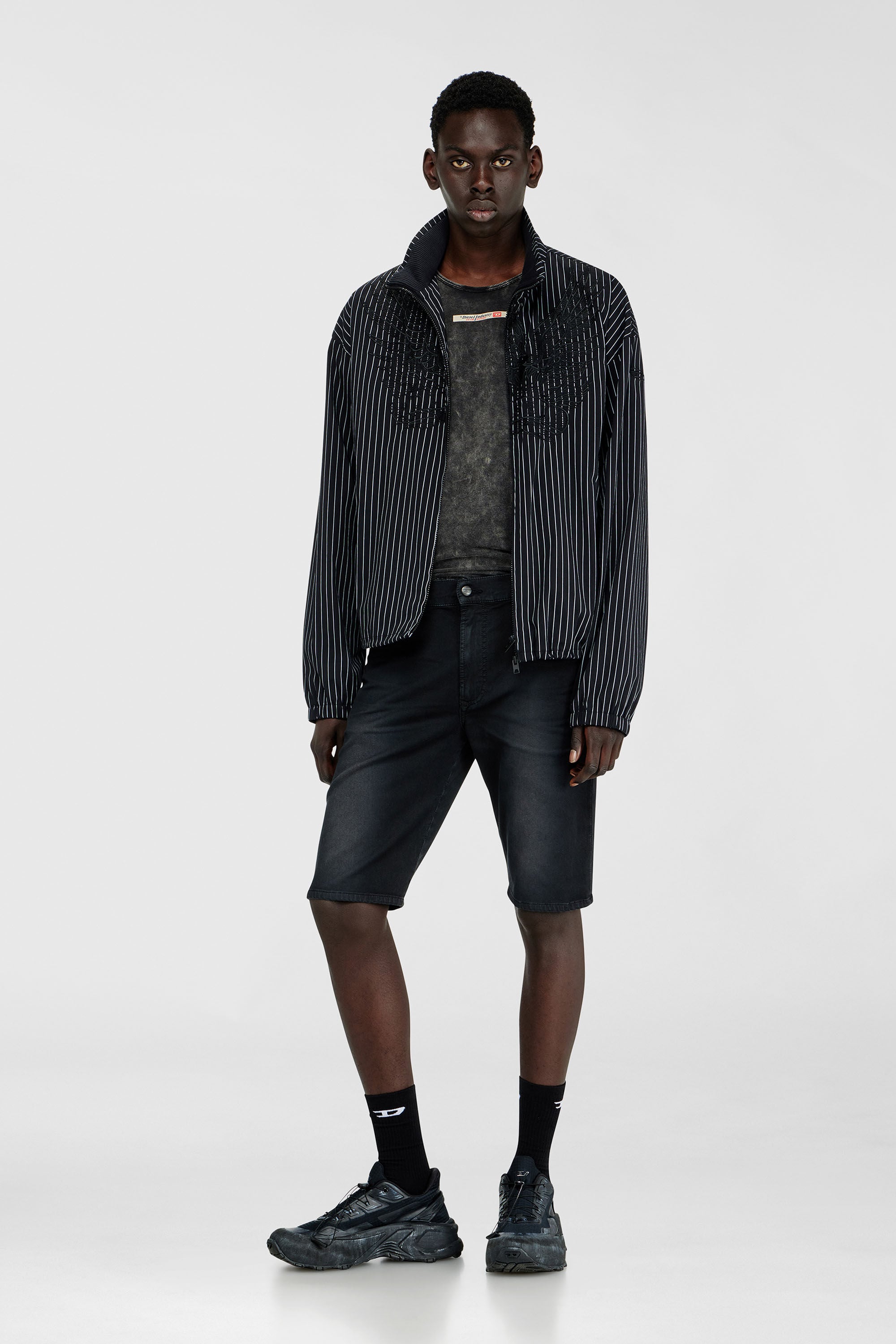 Diesel - 2033 D-KROOLEY-SHORT-BW JOGG, Male's ジョグ ショートパンツ in ブラック - 1