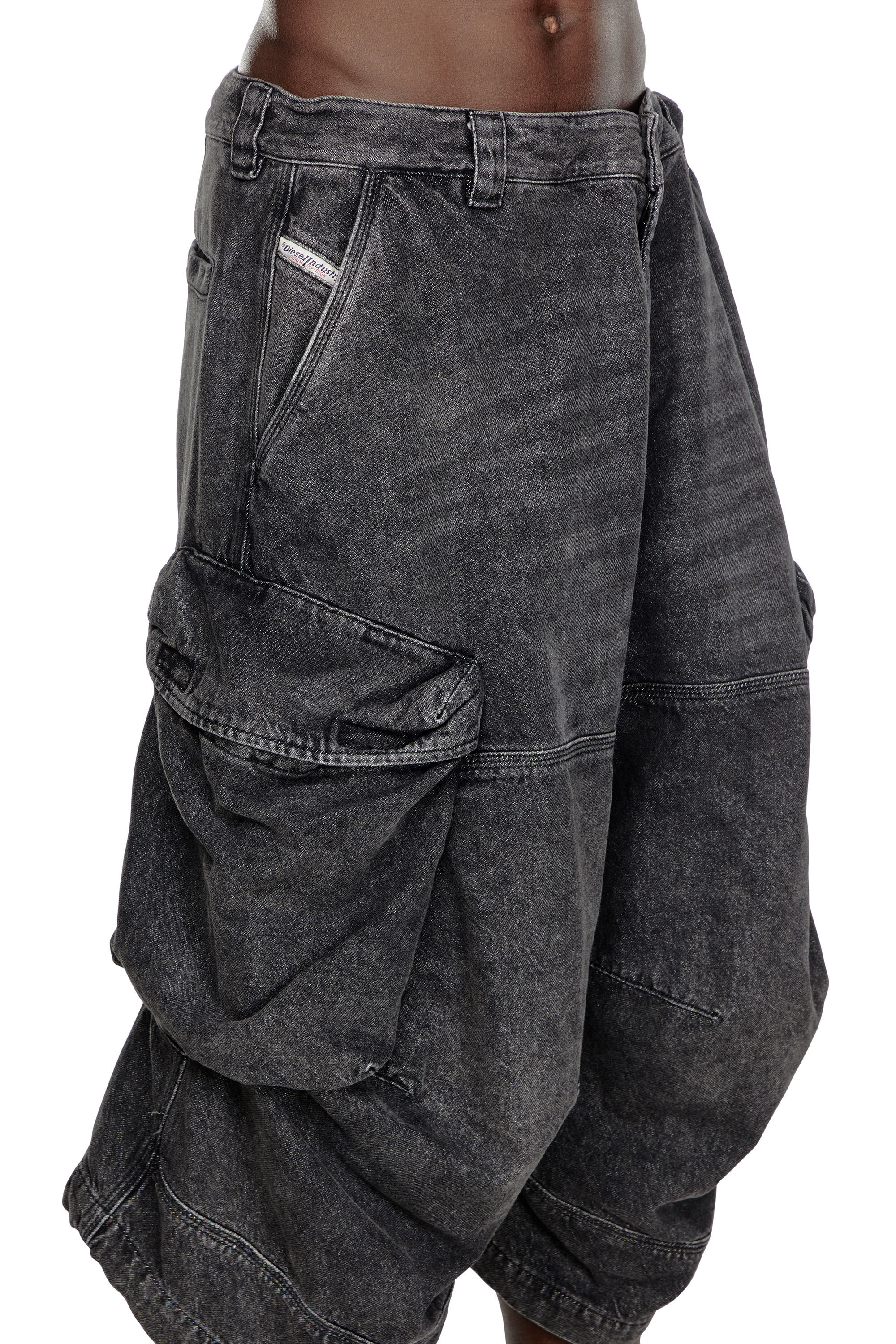 Diesel - D-ARNE-SHORT-S, Male's Long shorts in denim with cargo pockets in ブラック - 4