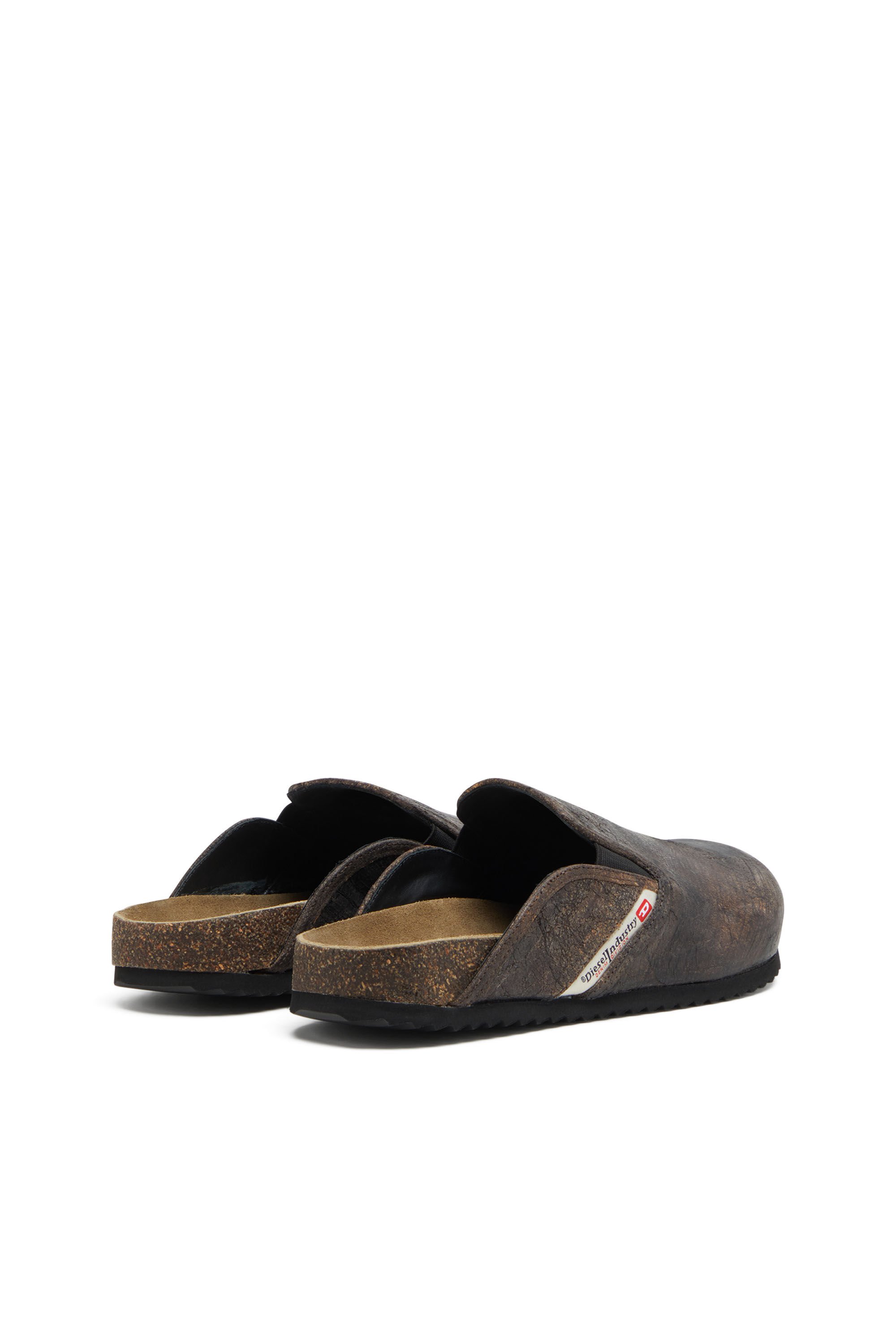 Diesel - D-WOODSTOCK SLIP-ON, Male's D-Woodstock-Clogs in crackle-effect suede in ブラウン - 3