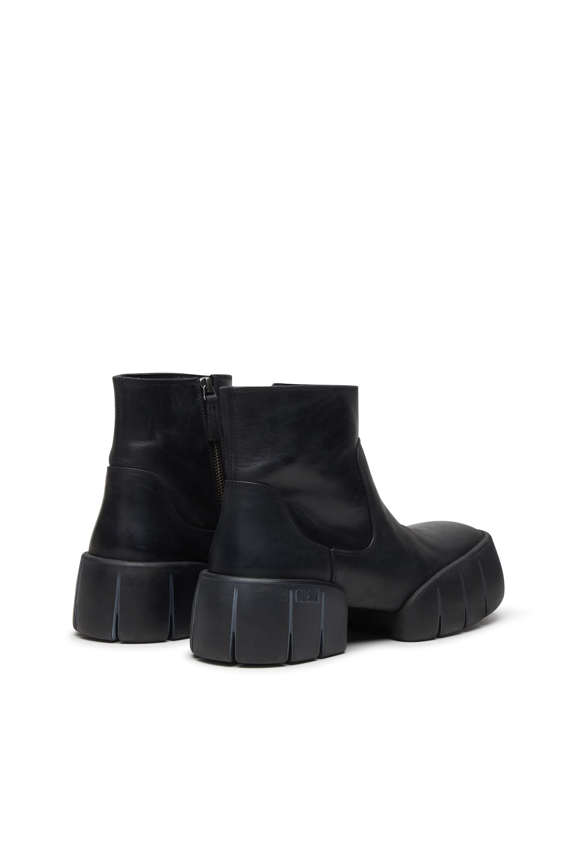 Diesel - D-TEX BT, Male's D-Tex-Oiled leather ankle boots with split sole in ブラック - 4