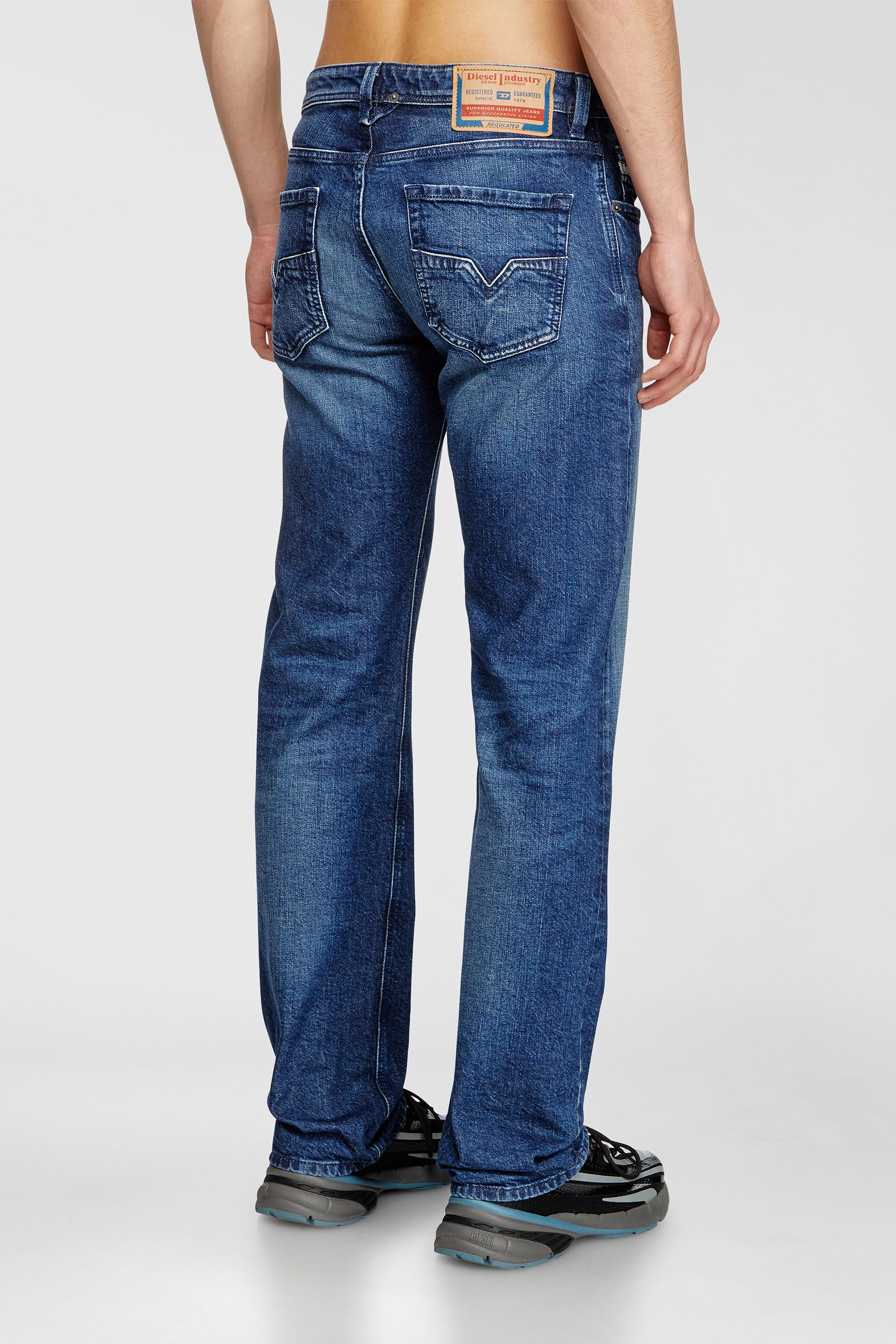 Diesel - Male's Regular Jeans 1985 Larkee 09L51, ダークブルー - 6