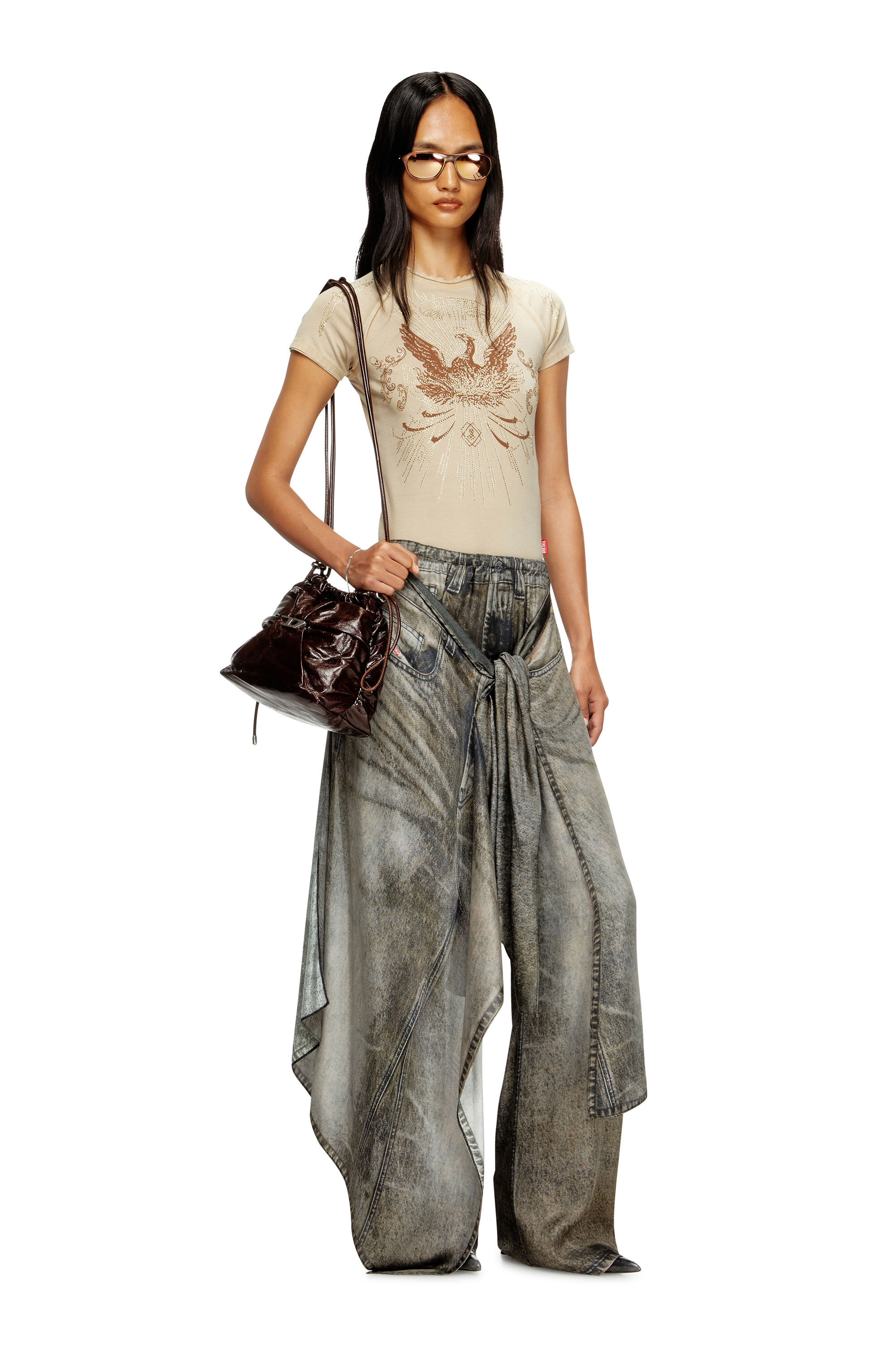 Diesel - SCRUNCH-D BUCKET, Female's Scrunch-D-Bucket bag in shiny wrinkled leather in ブラウン - 1