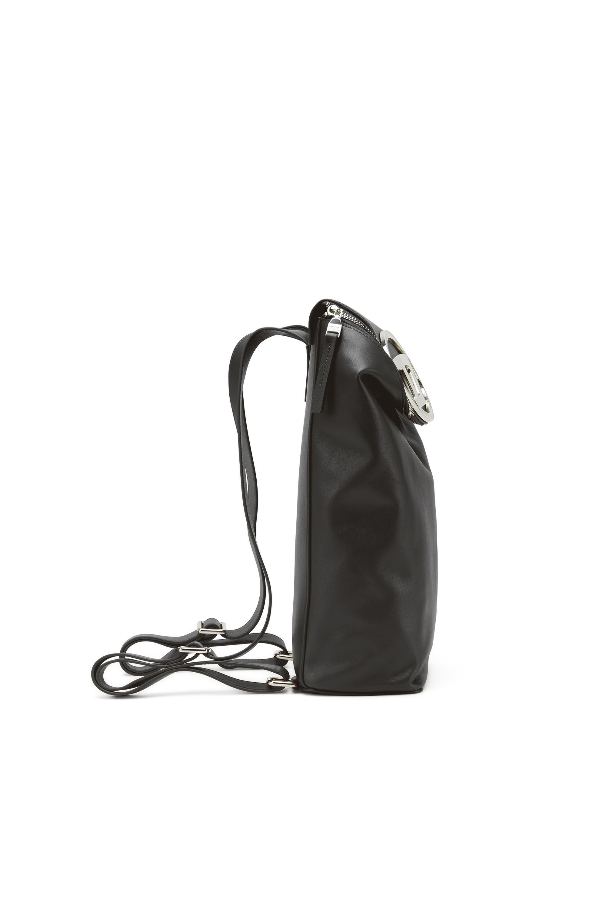 1DR-BACKPACK（WOMEN）: ロゴレザーバックパック｜ディーゼル