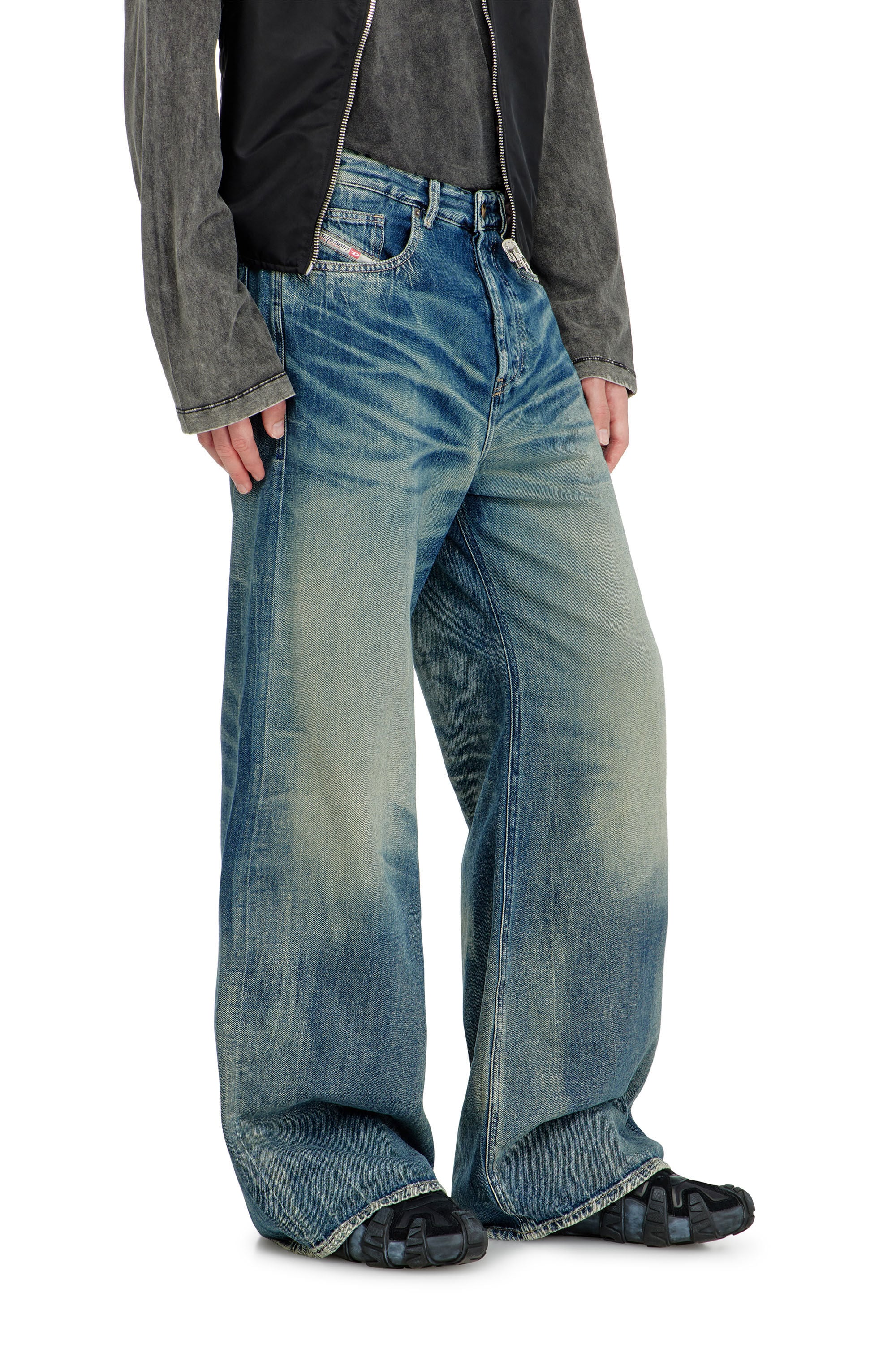 Diesel - Male's Relaxed Jeans D-Rise 09P55, ダークブルー - 7