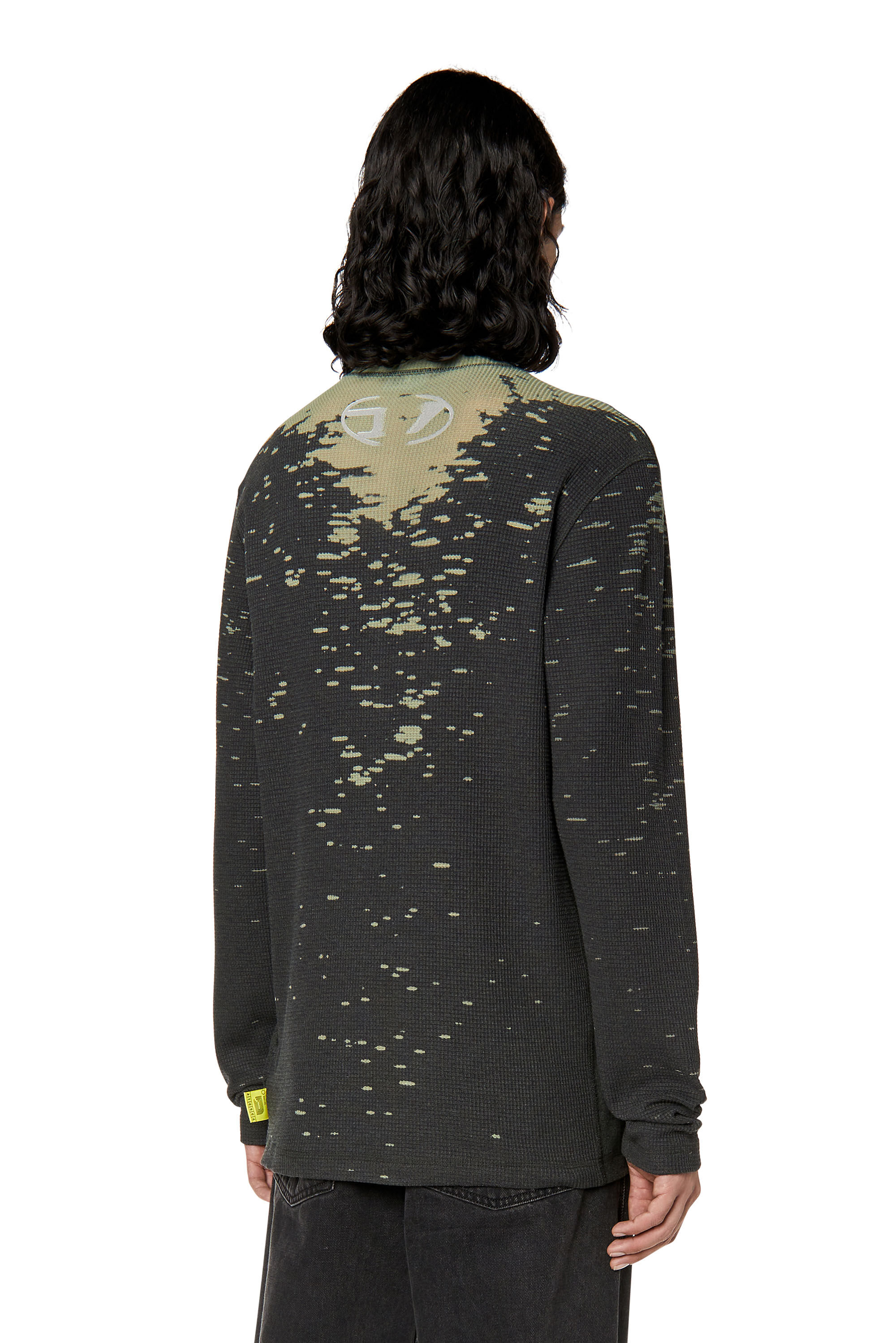 Diesel - T-MATA-H1, Male's Tシャツ 長そで ヘンリーネック in ブラック - 5