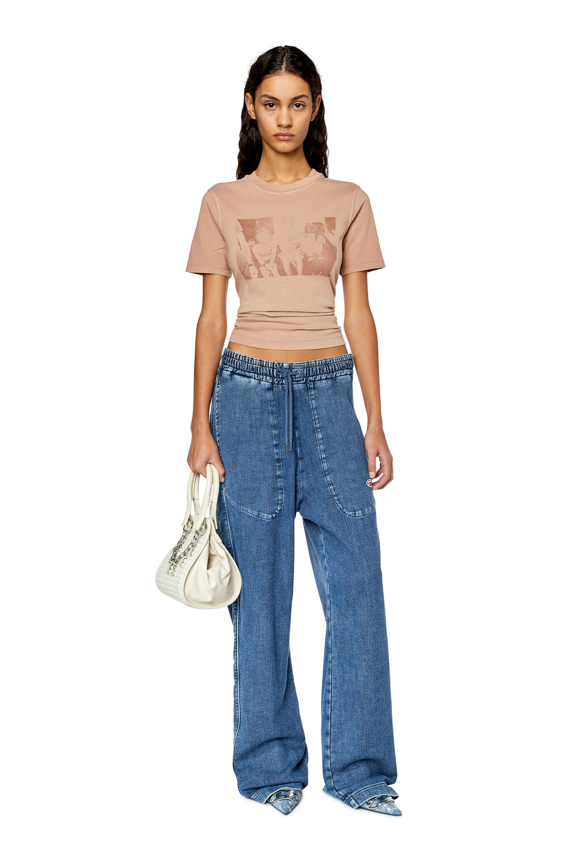 Diesel - T-REG-G2, Female's 半袖 Tシャツ グラフィック in フェースパウダー - 1