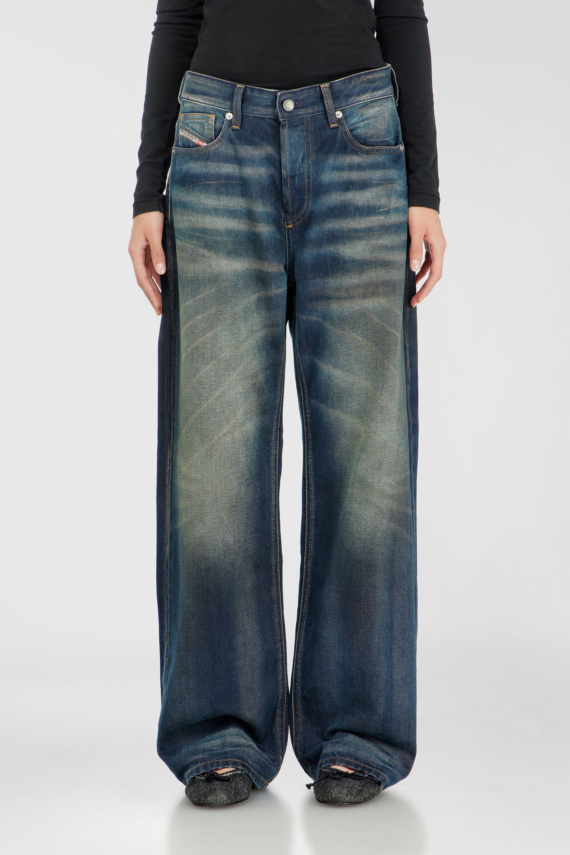 Diesel - Female's Relaxed Jeans 1990 D-Waigee 09R09, ダークブルー - 4