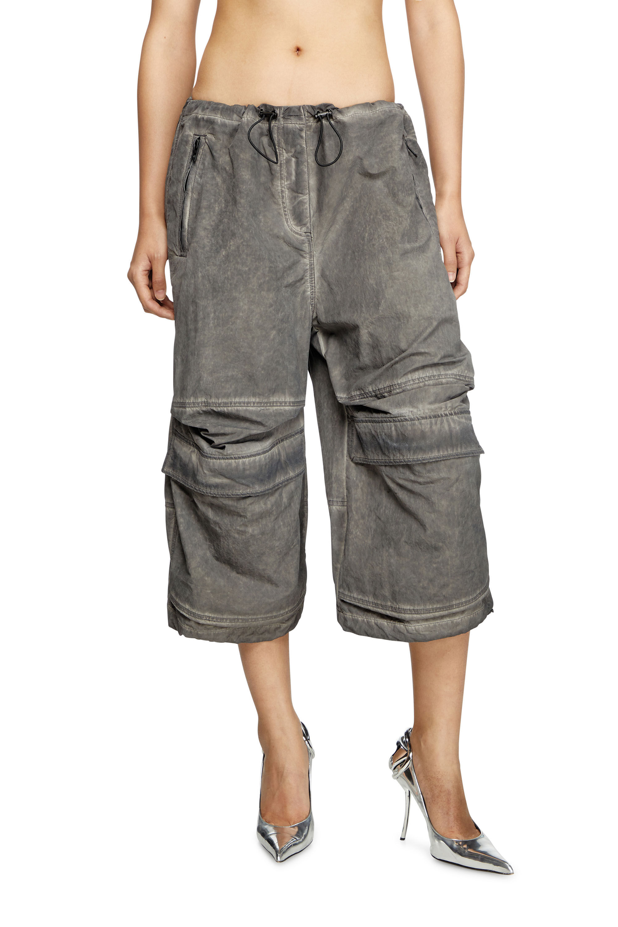 Diesel - P-DAYETZ-SHORT-FEM-Q3, Female's Bermuda cargo pants in グレー - 3