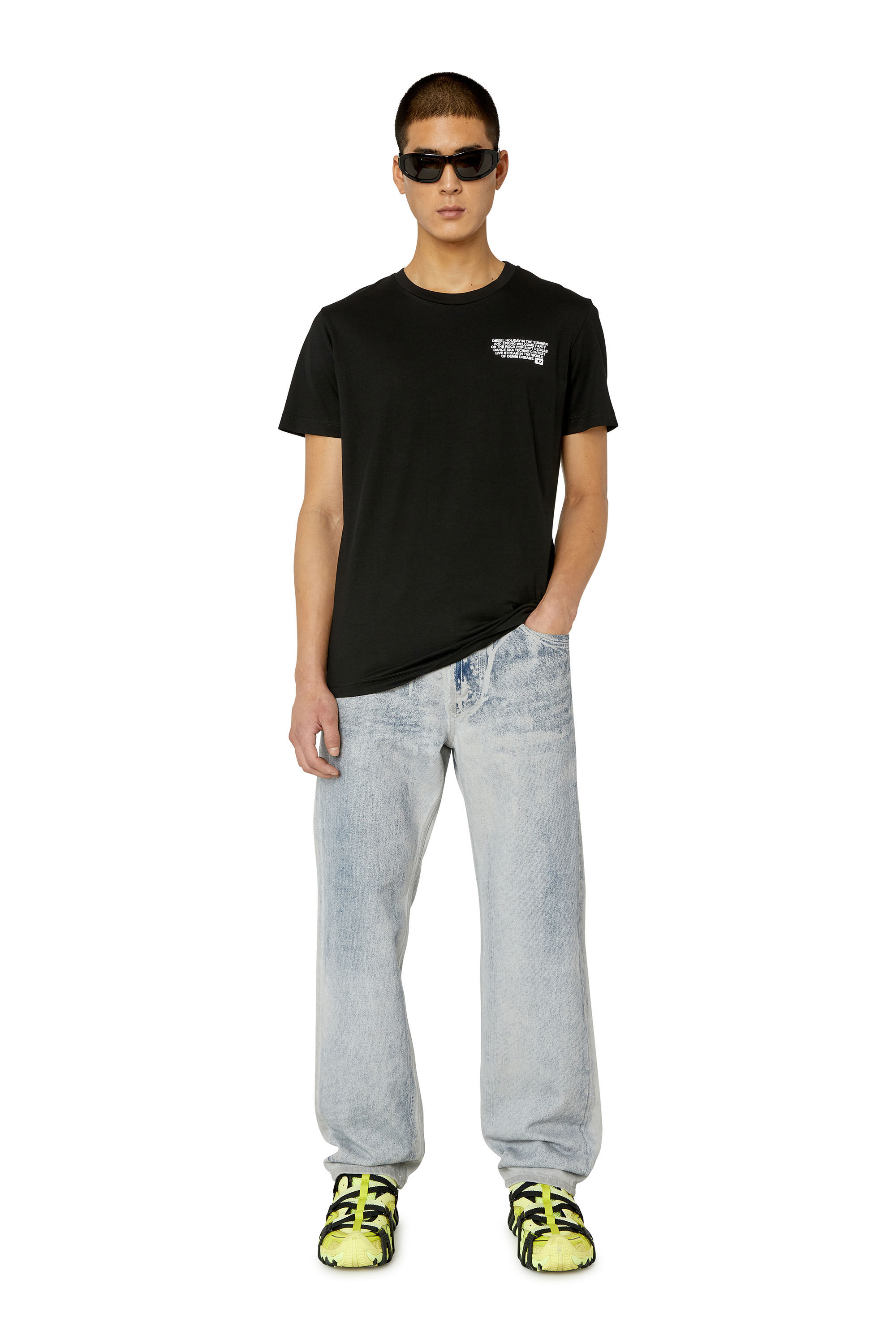 Diesel - T-DIEGOR-K57, Male's Tシャツ スリムフィット in ブラック - 1