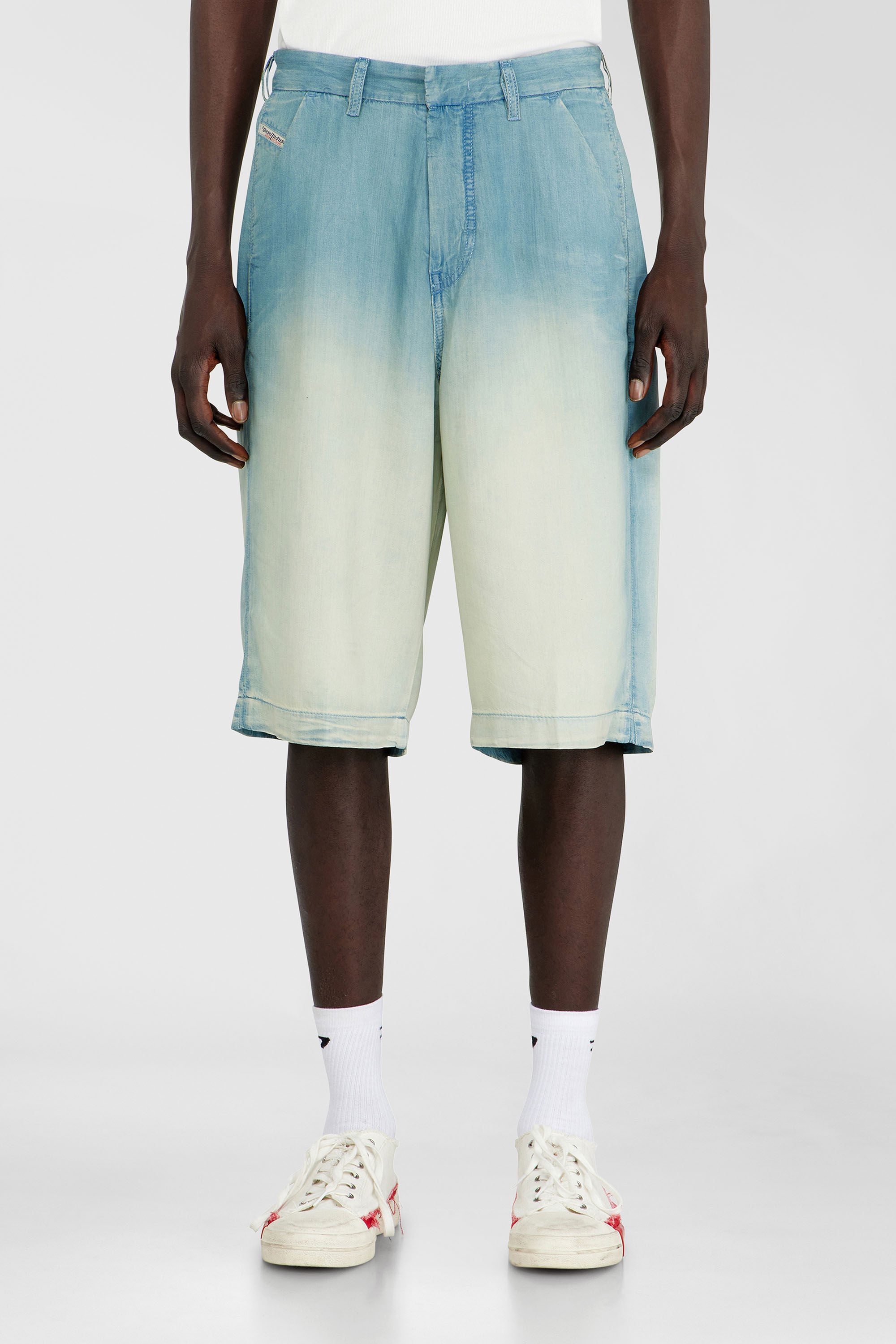 Diesel - D-TYLOR-SHORT-S, Male's デニムショートパンツ in ライトブルー - 3