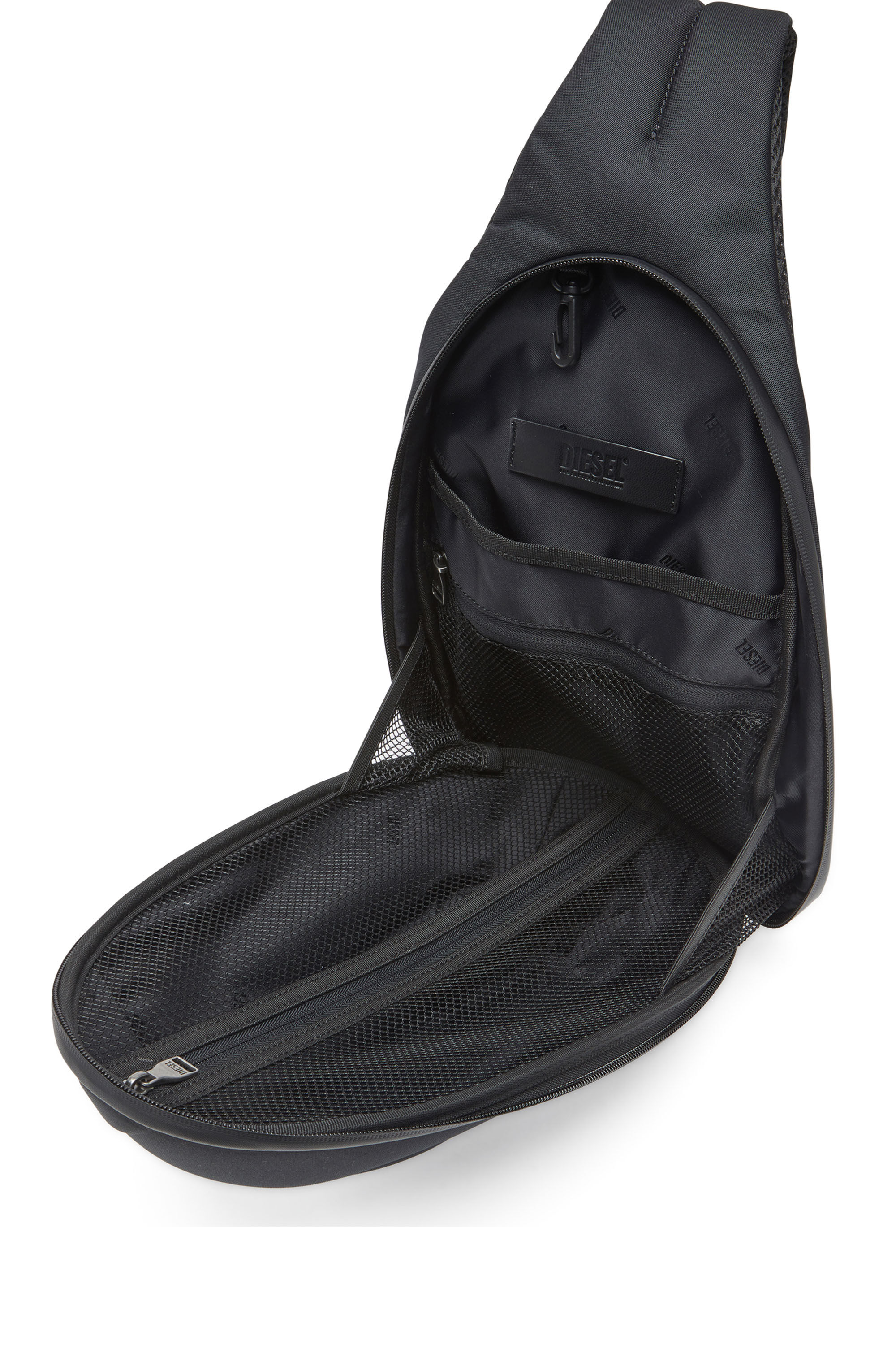 1DR-POD SLING BAG 1DR-Pod-Hard shell sling bag｜ブラック｜メンズ 