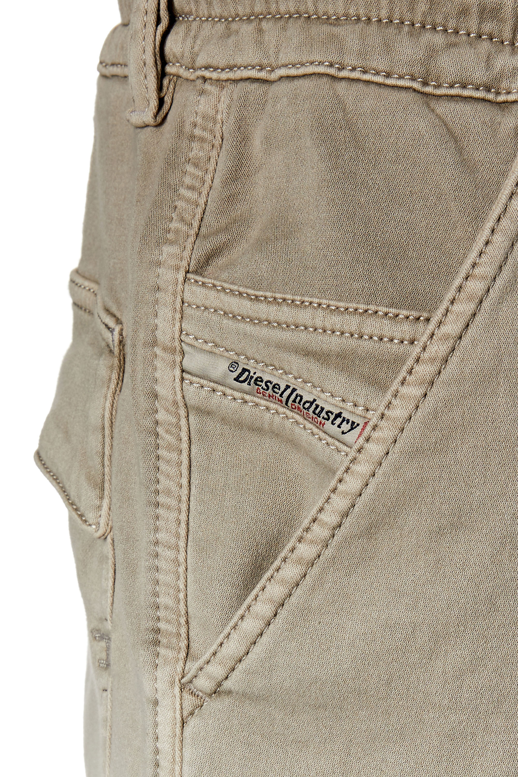 Diesel - D-KROOLEY-CARGO-SHORT JOGG, Male's ハーフパンツ ショートデニム ミリタリー スウェットデニム in ライトグレー - 4