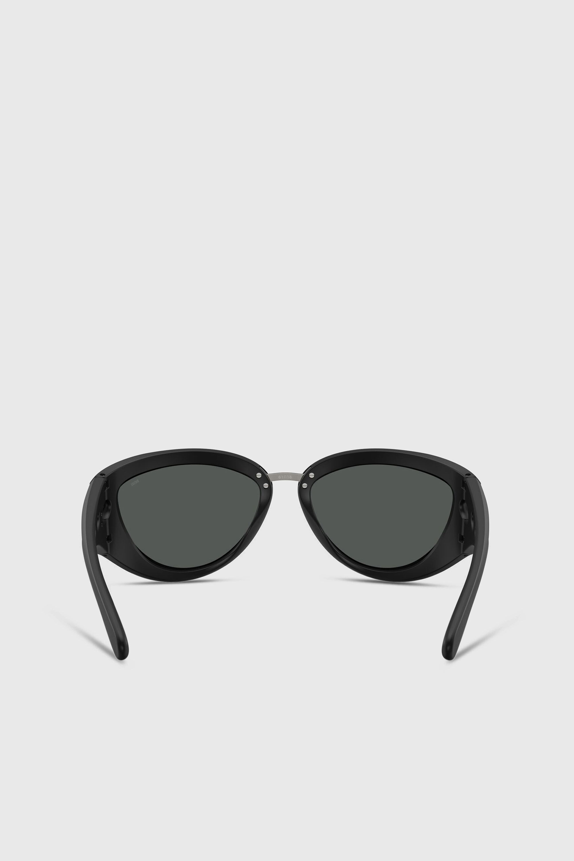 0DL3007U Cat-eye style sunglasses｜ブラック｜ウィメンズ｜DIESEL