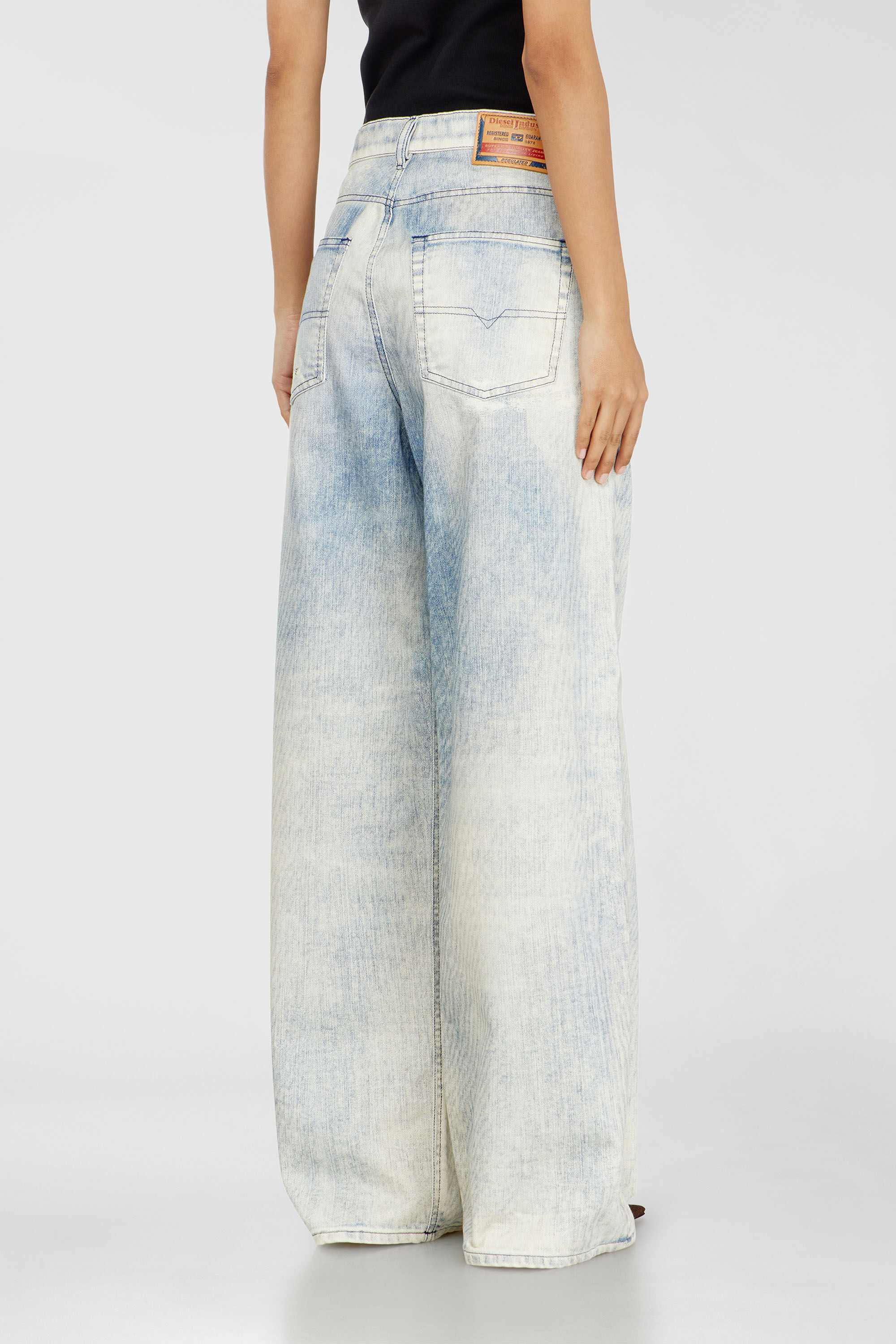 DIESEL Relaxed Jeans ローウエスト 1996 D-Sire Relaxed Jeans ローウエスト 1996 D-Sire | ライトブルー | ウィメンズ