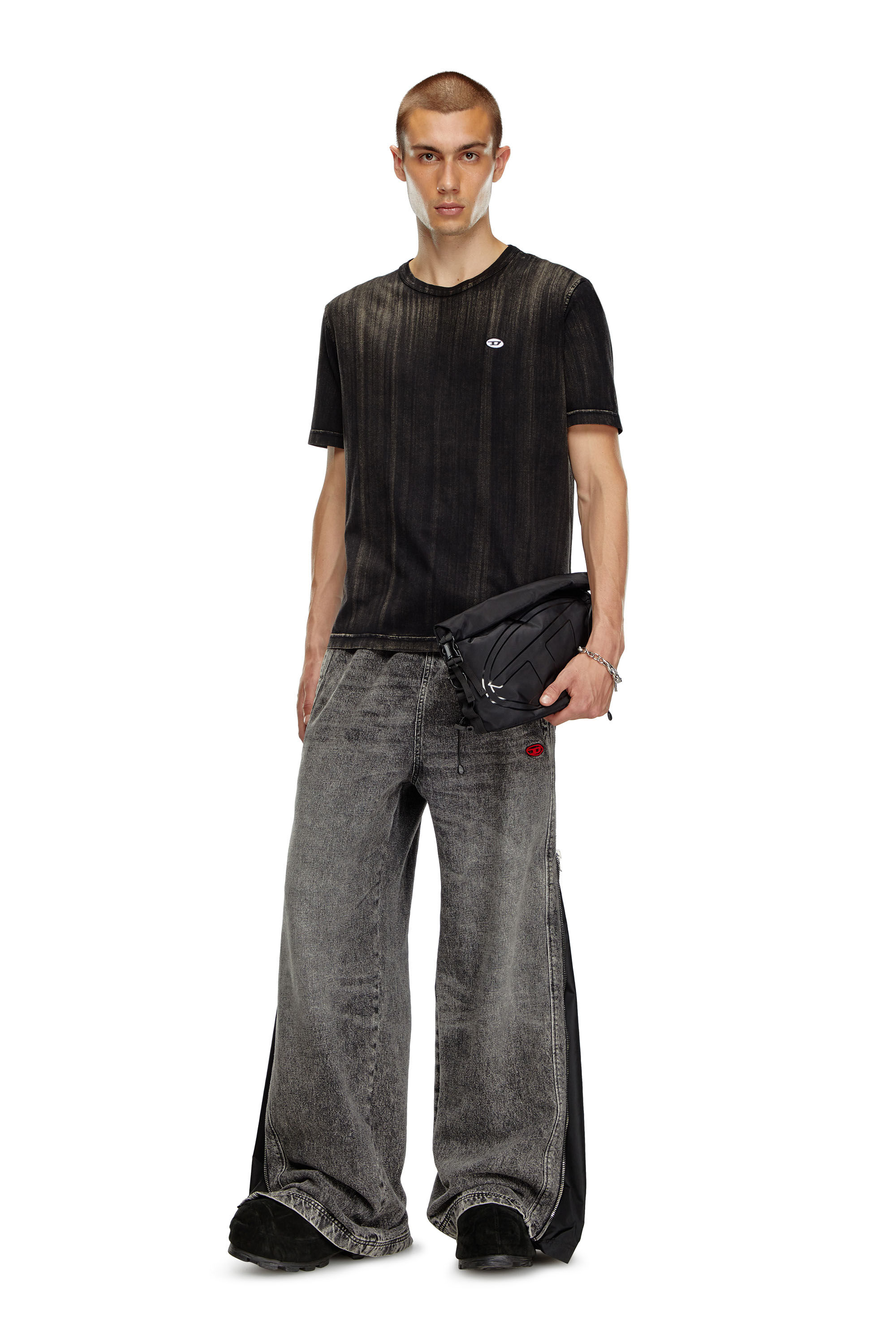 Diesel - DRAPE CROSSBODY, Male's Drape-Nylon crossbody bag with Oval D print in ブラック - 1