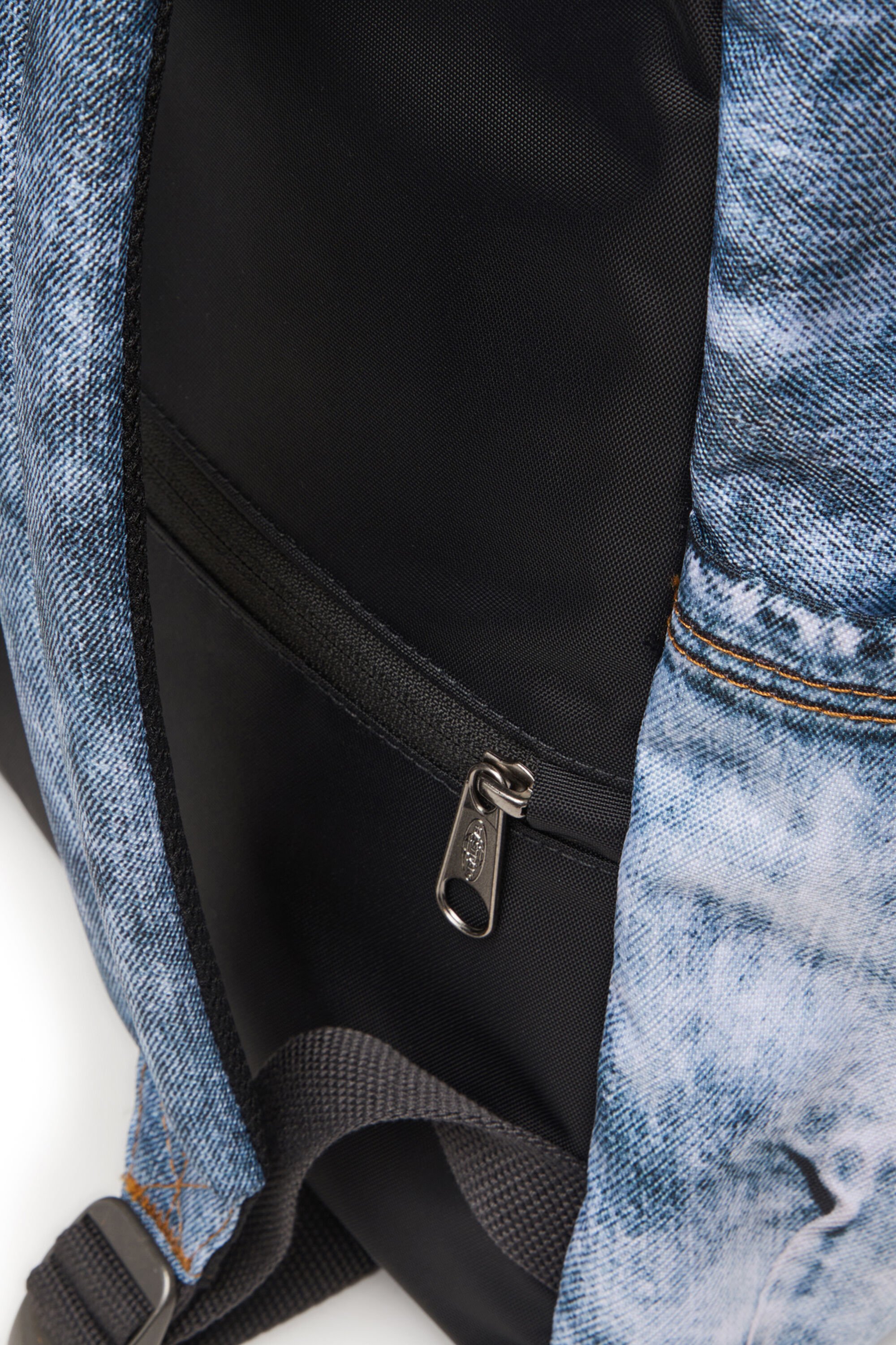 Diesel - DIESEL DAY PAK'R, Unisex's Backpack in trompe l'oeil denim in ブルー - 6