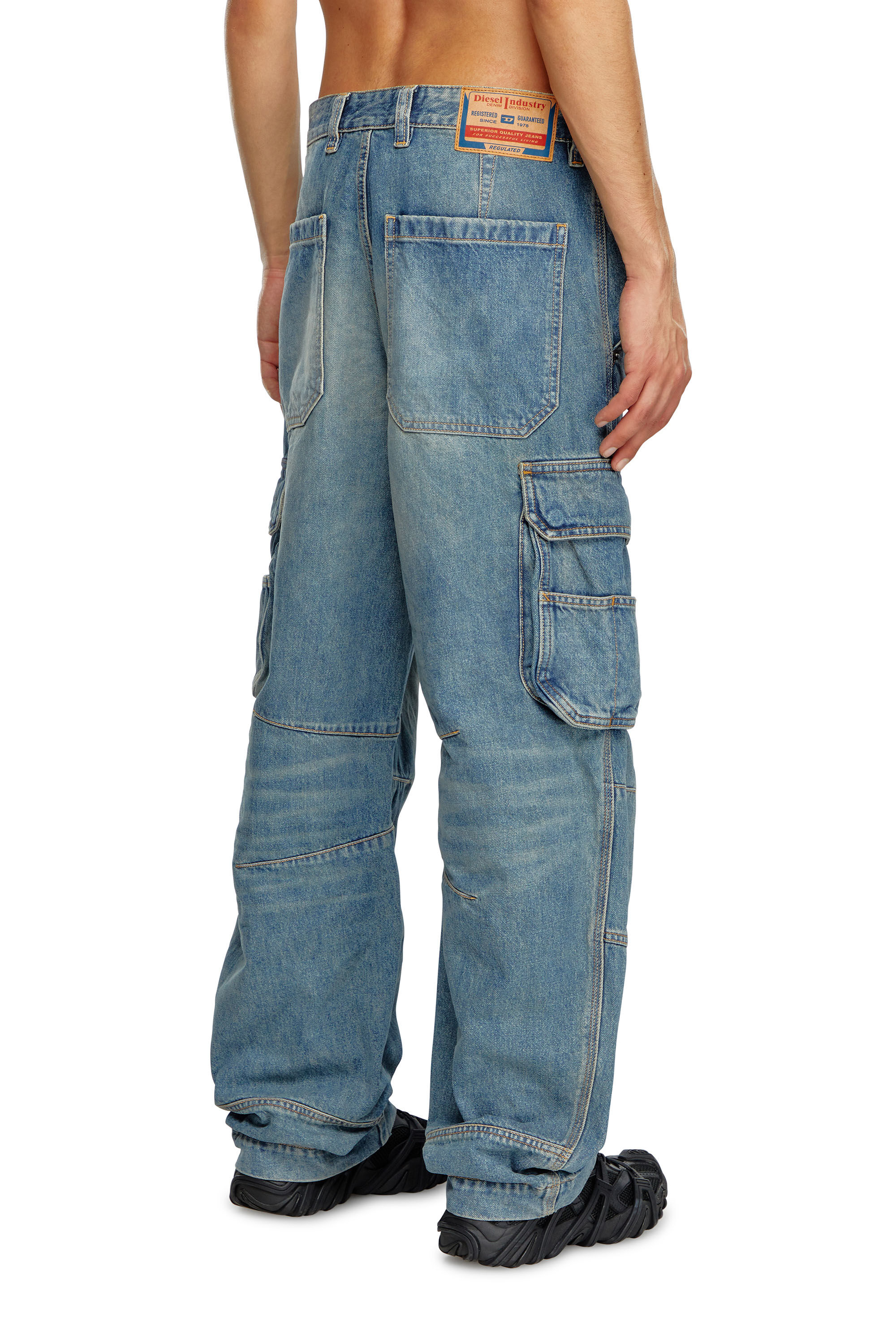 Diesel - Male's Relaxed Jeans D-Fish 09J83, ライトブルー - 4