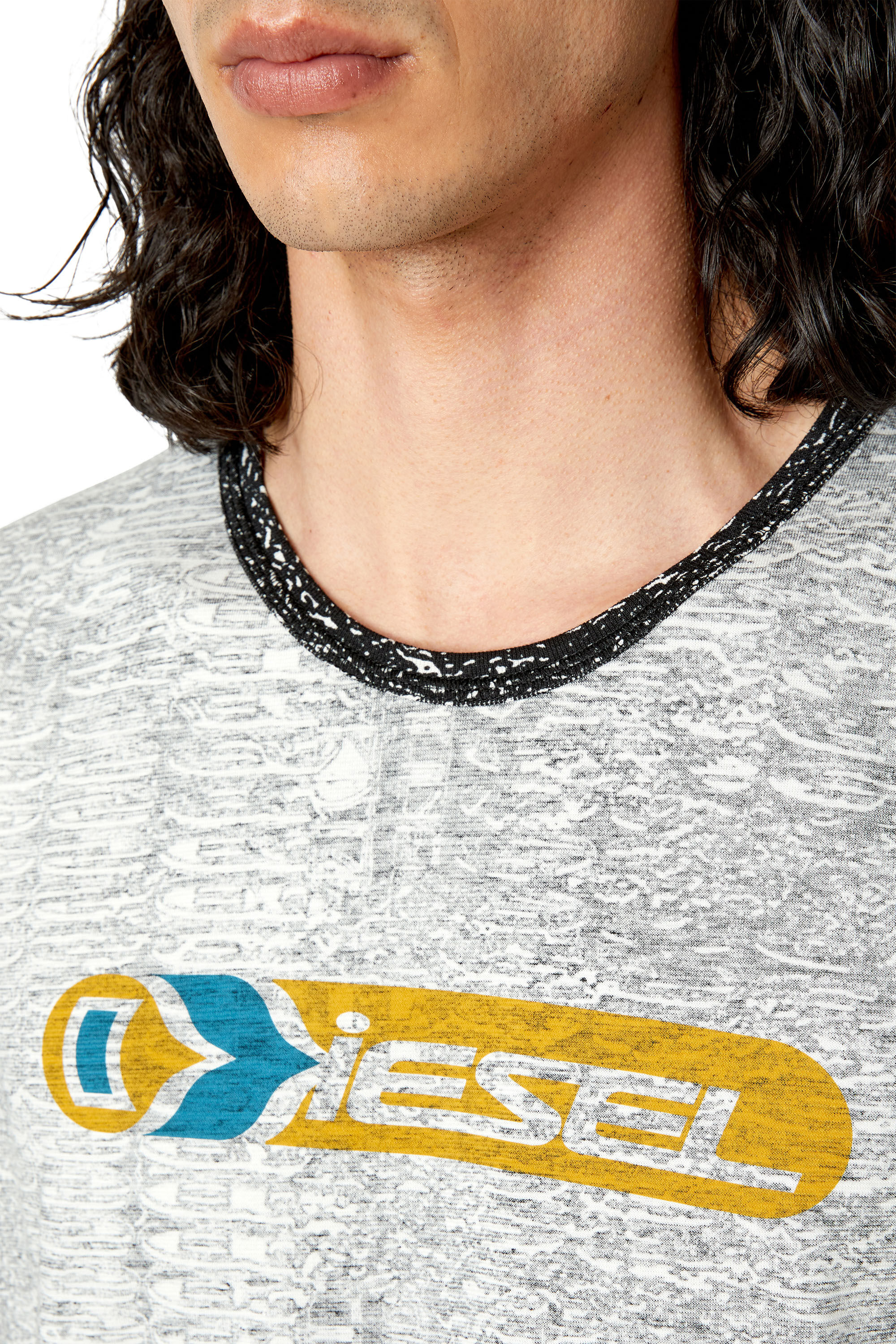 Diesel - T-INYSIDE, Male's Tシャツ 半そで オールオーバープリント in グレー - 4