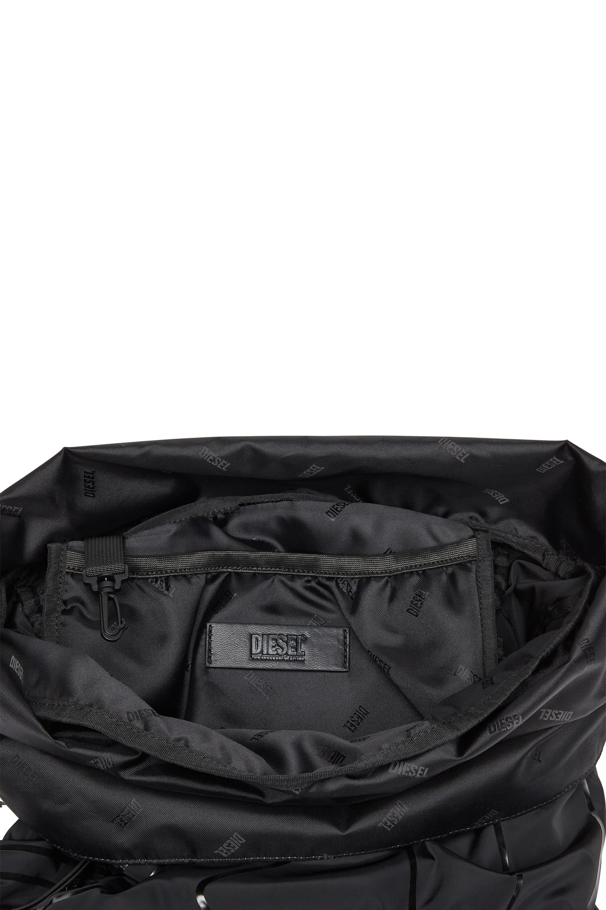 DRAPE BACKPACK ナイロンバックパック｜ブラック｜メンズ｜DIESEL